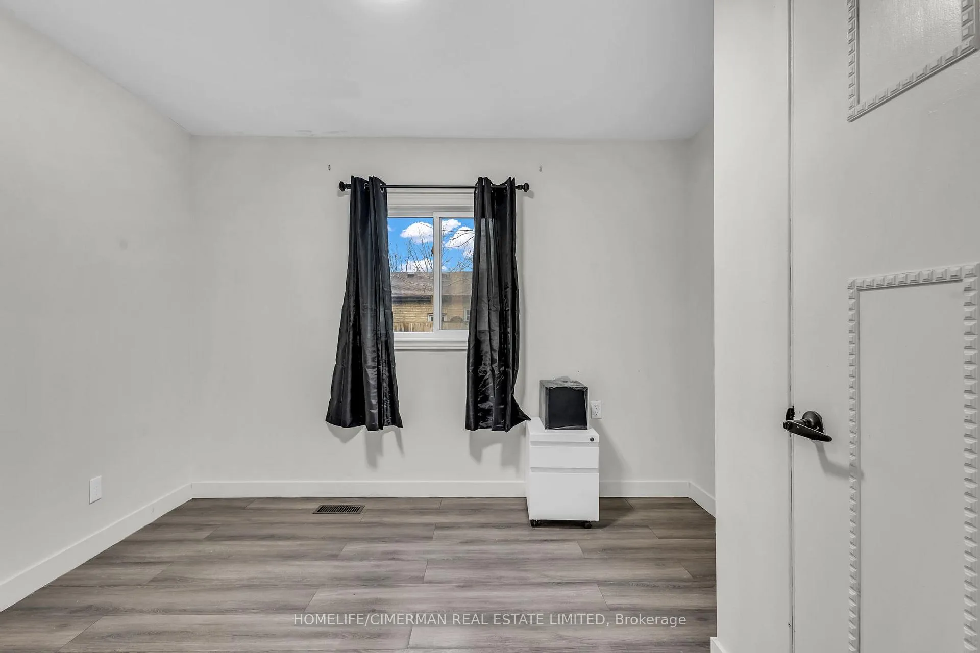 Photo 41 of 406 Grey Street, London, East K — HOMEH