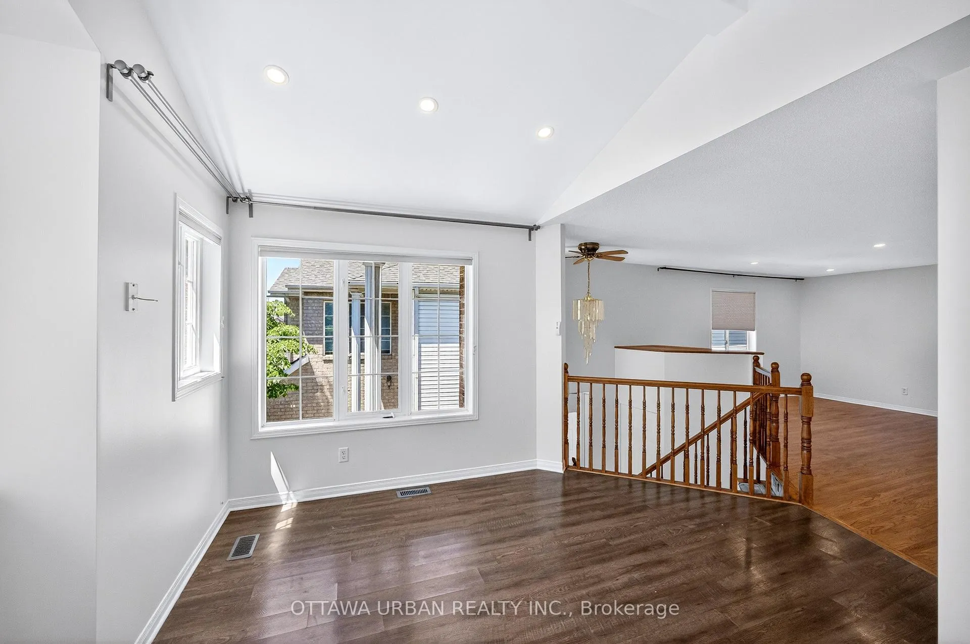 Photo 13 of 127 Castle Glen Crescent, Ottawa, Kanata - Glencairn/Hazeldean — HOMEH