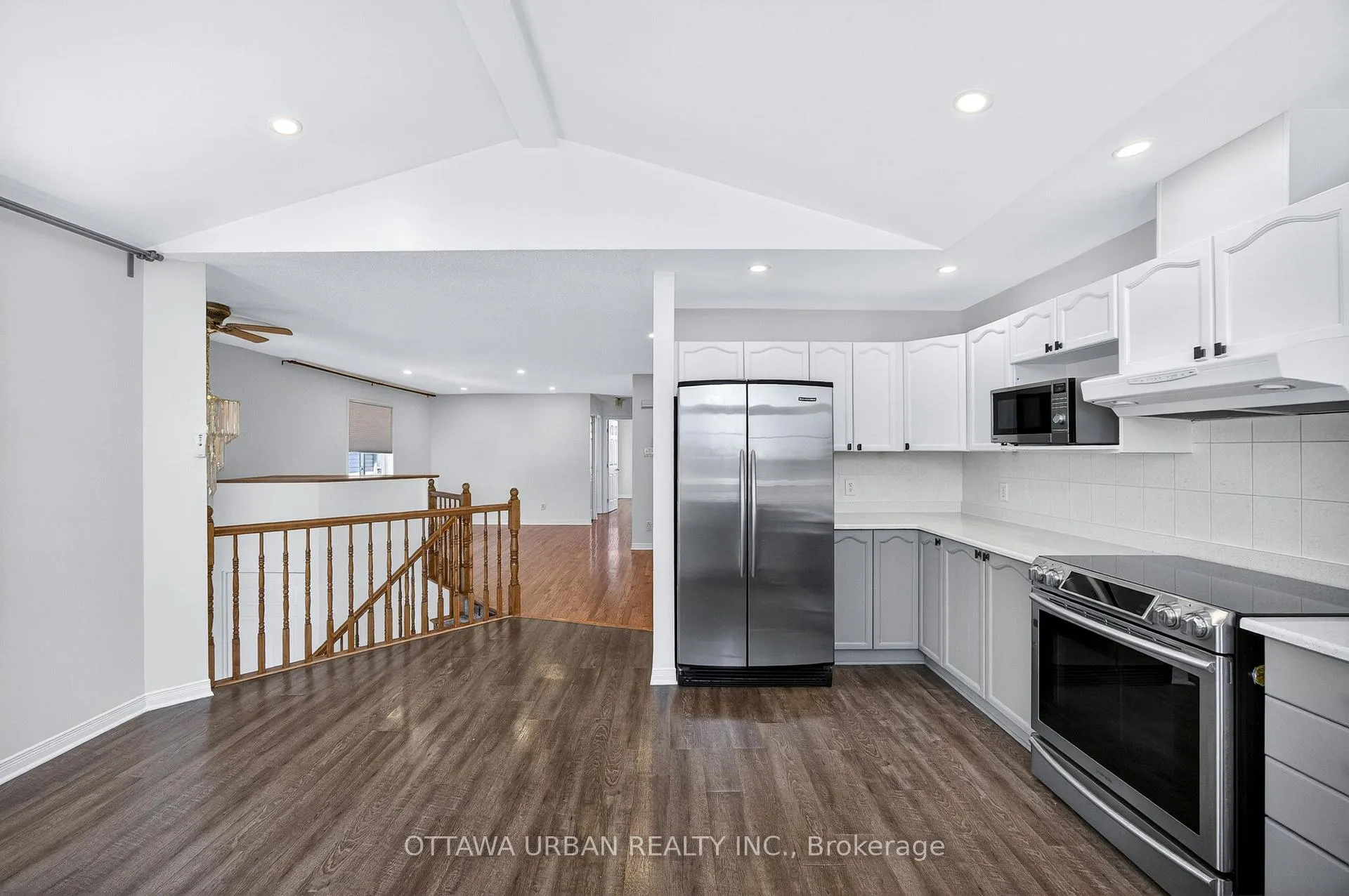 Photo 14 of 127 Castle Glen Crescent, Ottawa, Kanata - Glencairn/Hazeldean — HOMEH