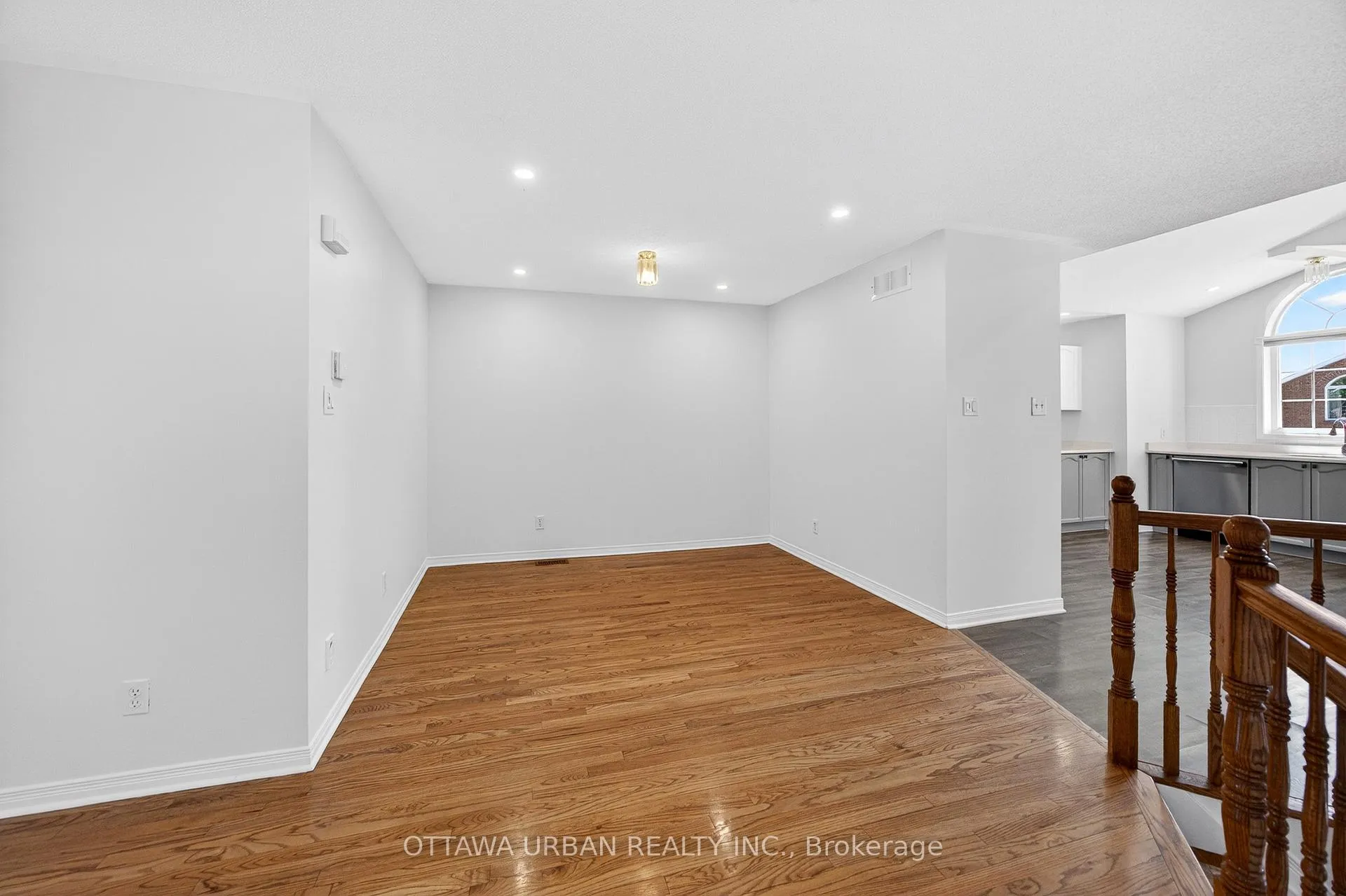Photo 16 of 127 Castle Glen Crescent, Ottawa, Kanata - Glencairn/Hazeldean — HOMEH
