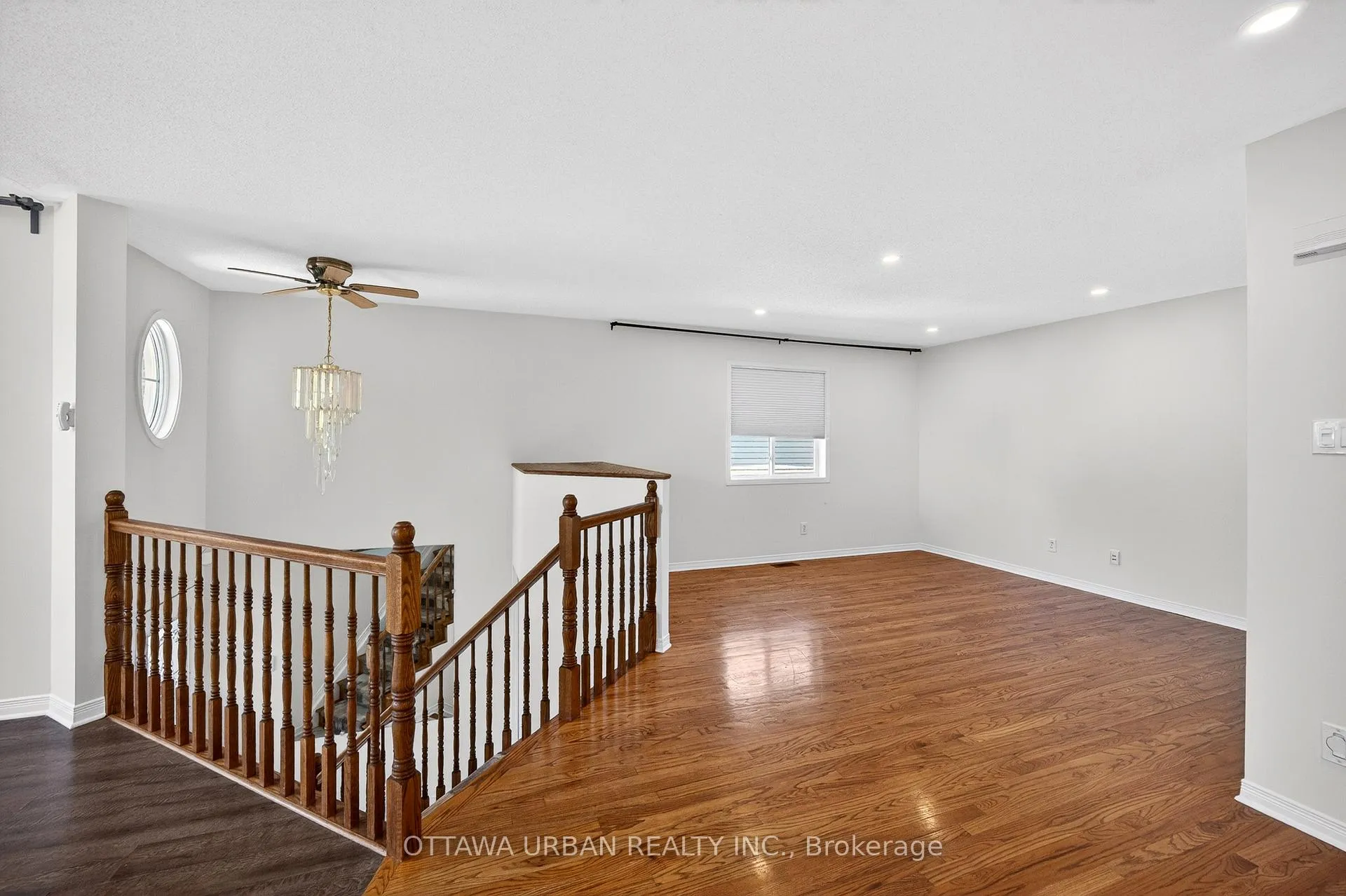 Photo 17 of 127 Castle Glen Crescent, Ottawa, Kanata - Glencairn/Hazeldean — HOMEH