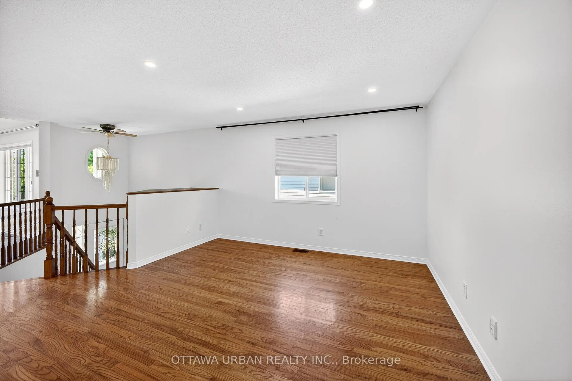 Photo 18 of 127 Castle Glen Crescent, Ottawa, Kanata - Glencairn/Hazeldean — HOMEH