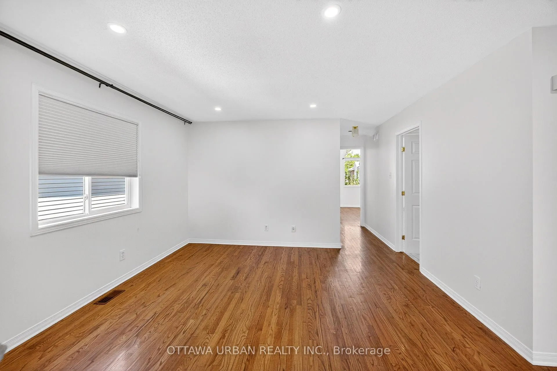 Photo 22 of 127 Castle Glen Crescent, Ottawa, Kanata - Glencairn/Hazeldean — HOMEH