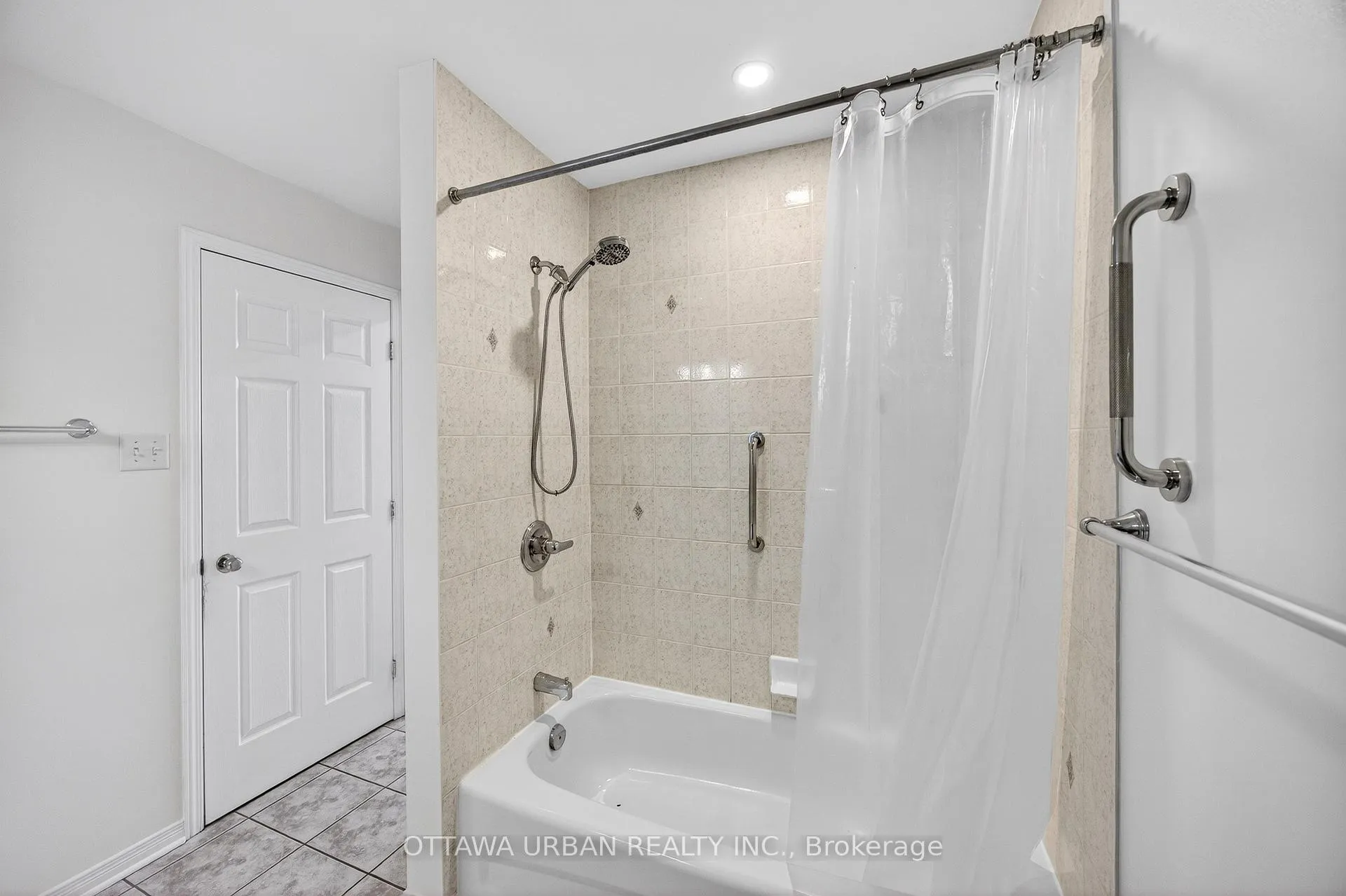 Photo 29 of 127 Castle Glen Crescent, Ottawa, Kanata - Glencairn/Hazeldean — HOMEH