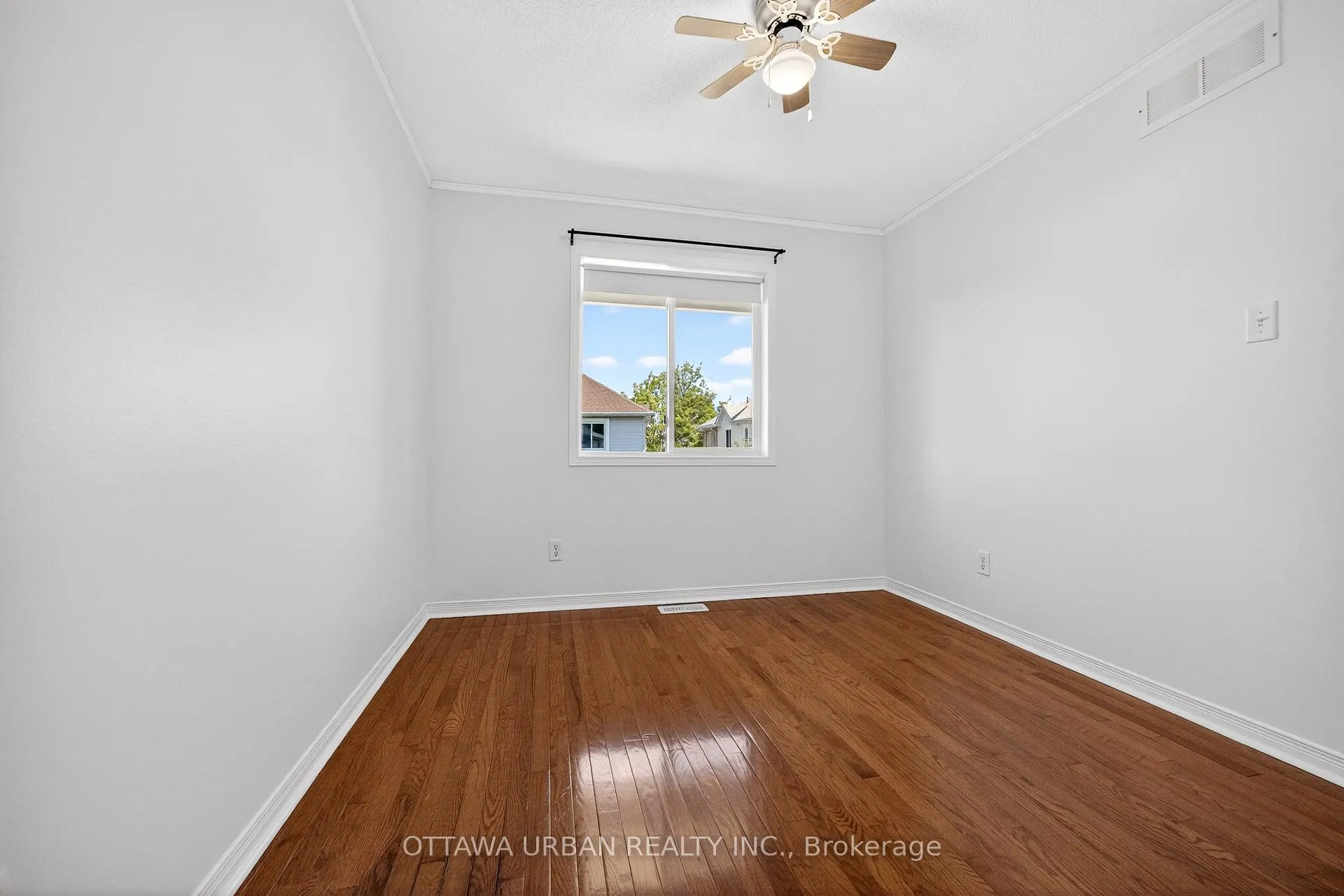 Photo 32 of 127 Castle Glen Crescent, Ottawa, Kanata - Glencairn/Hazeldean — HOMEH