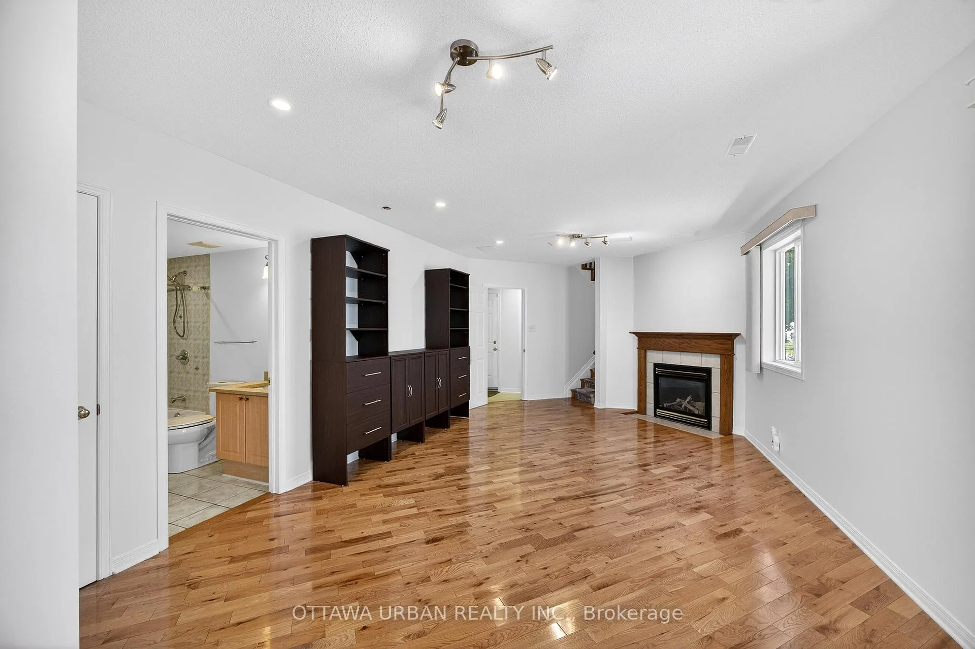 Photo 36 of 127 Castle Glen Crescent, Ottawa, Kanata - Glencairn/Hazeldean — HOMEH