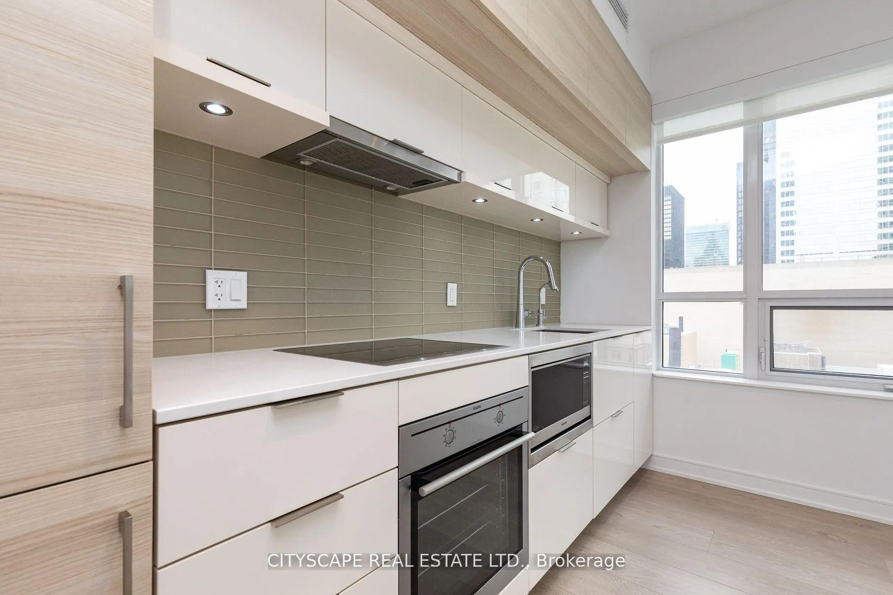 Photo 4 of Unit 1703, 88 Scott Street, Toronto, Waterfront Communities — HOMEH