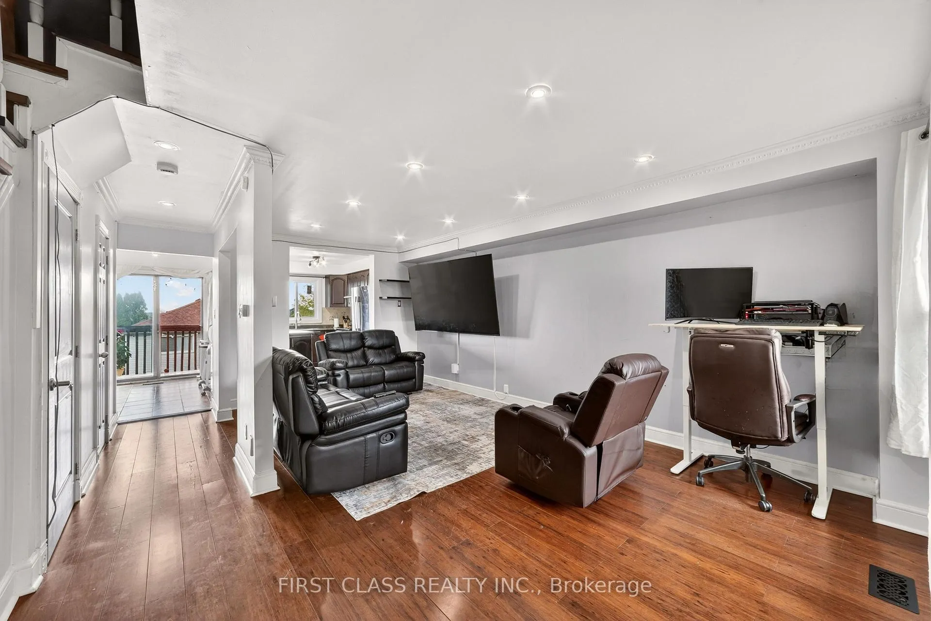 Photo 3 of 2109 Denby Drive, Pickering, Brock Ridge — HOMEH
