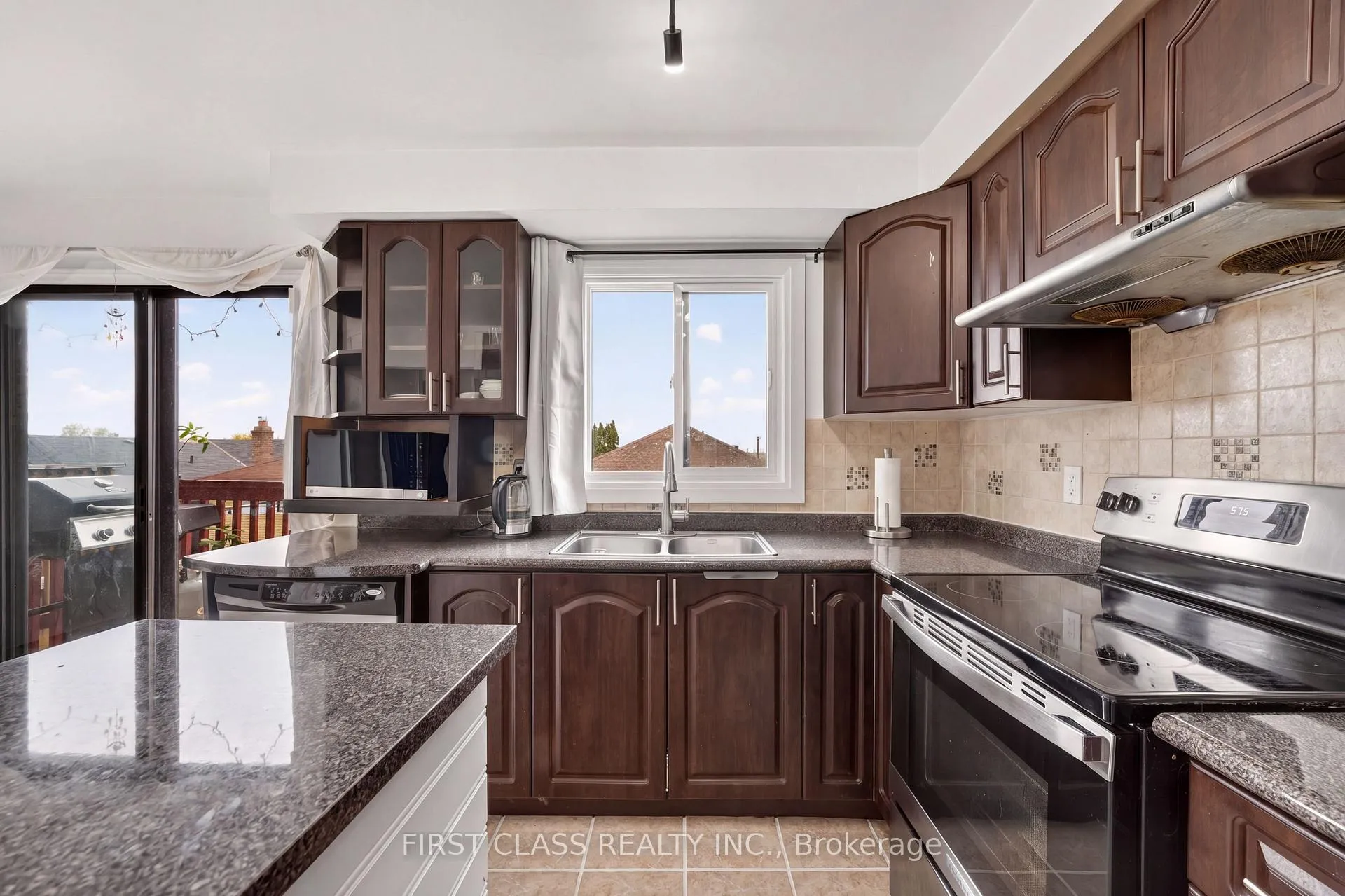 Photo 10 of 2109 Denby Drive, Pickering, Brock Ridge — HOMEH