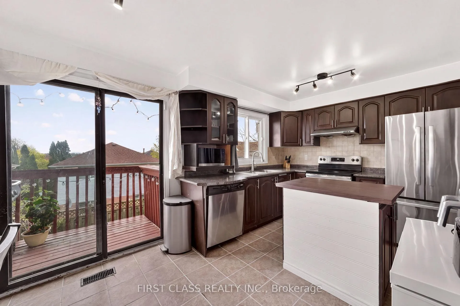 Photo 12 of 2109 Denby Drive, Pickering, Brock Ridge — HOMEH