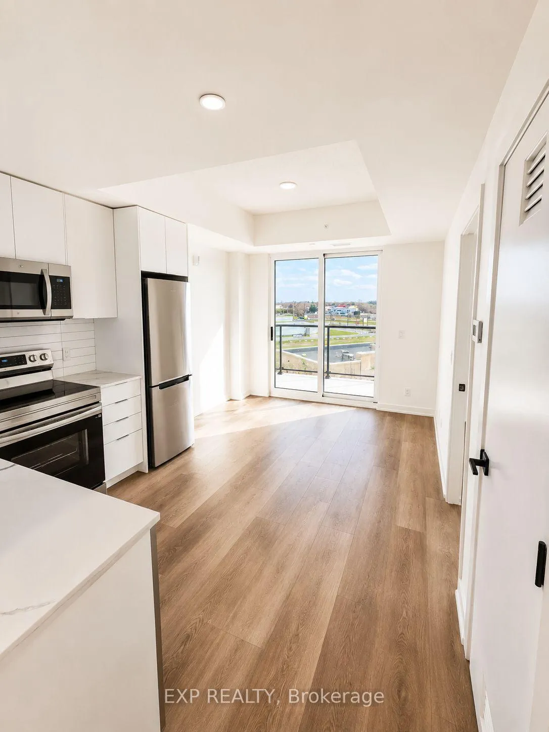 Front of Unit 502, 33 Erie Avenue