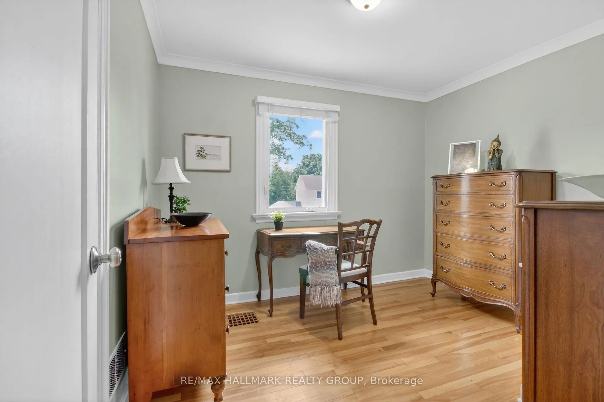 Photo 36 of 785 Dunloe Avenue, Ottawa, Manor Park — HOMEH