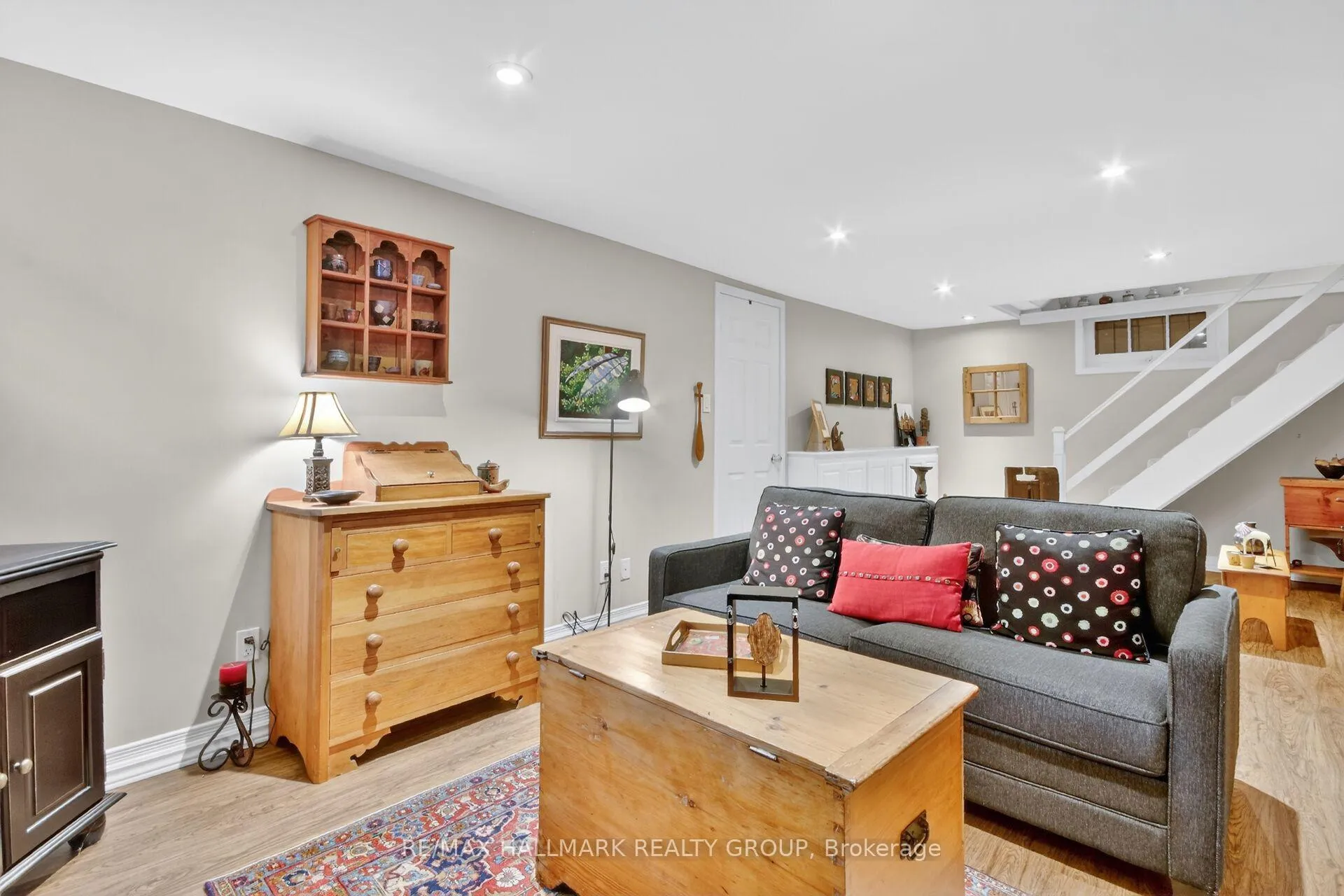 Photo 41 of 785 Dunloe Avenue, Ottawa, Manor Park — HOMEH