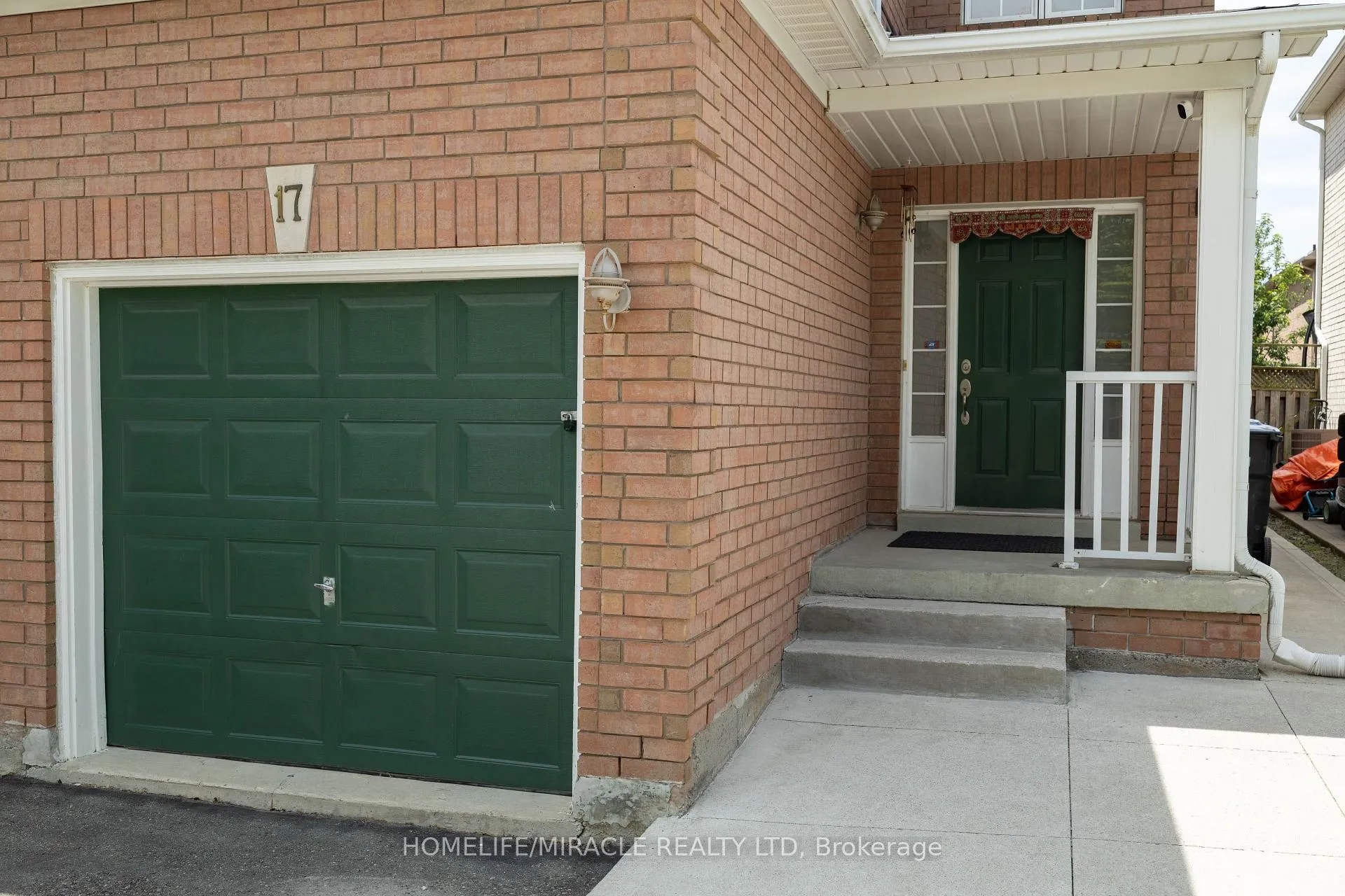 Photo 2 of 17 Baha Crescent, Brampton, Fletcher's Meadow — HOMEH