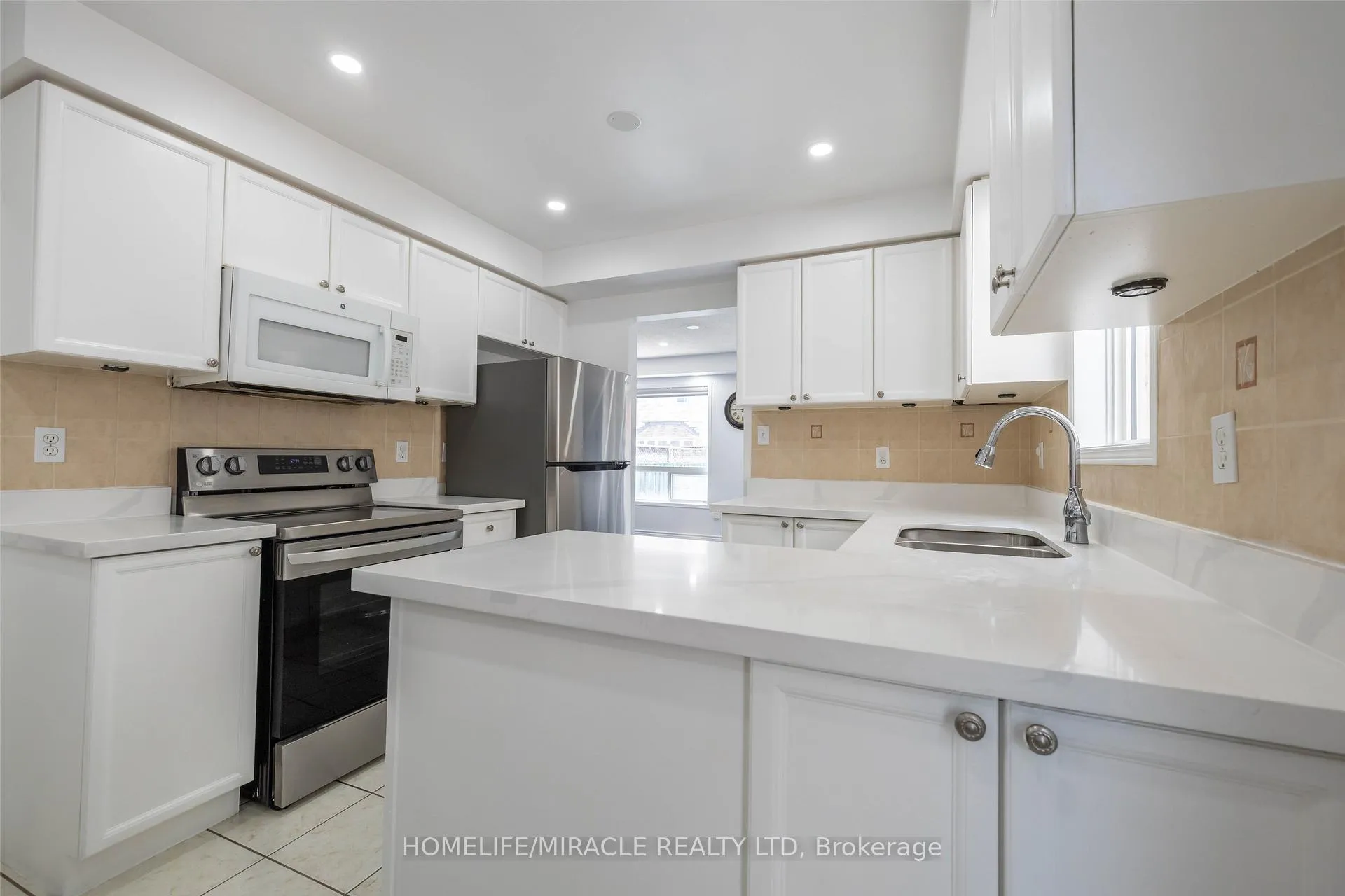 Photo 8 of 17 Baha Crescent, Brampton, Fletcher's Meadow — HOMEH