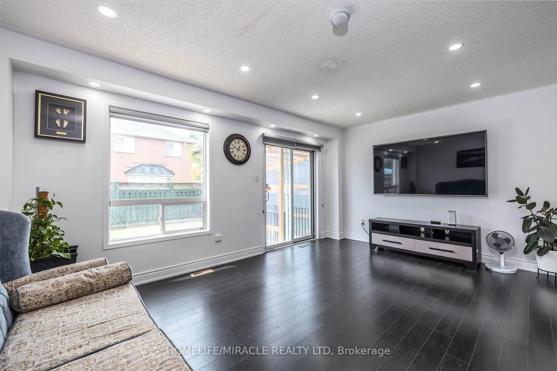 Photo 11 of 17 Baha Crescent, Brampton, Fletcher's Meadow — HOMEH
