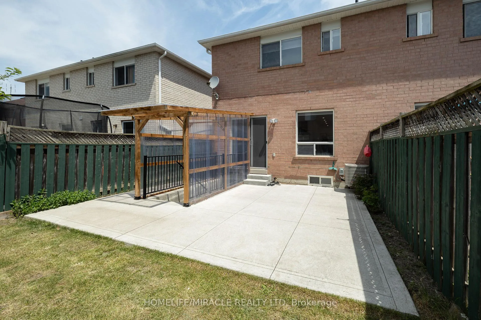 Photo 24 of 17 Baha Crescent, Brampton, Fletcher's Meadow — HOMEH