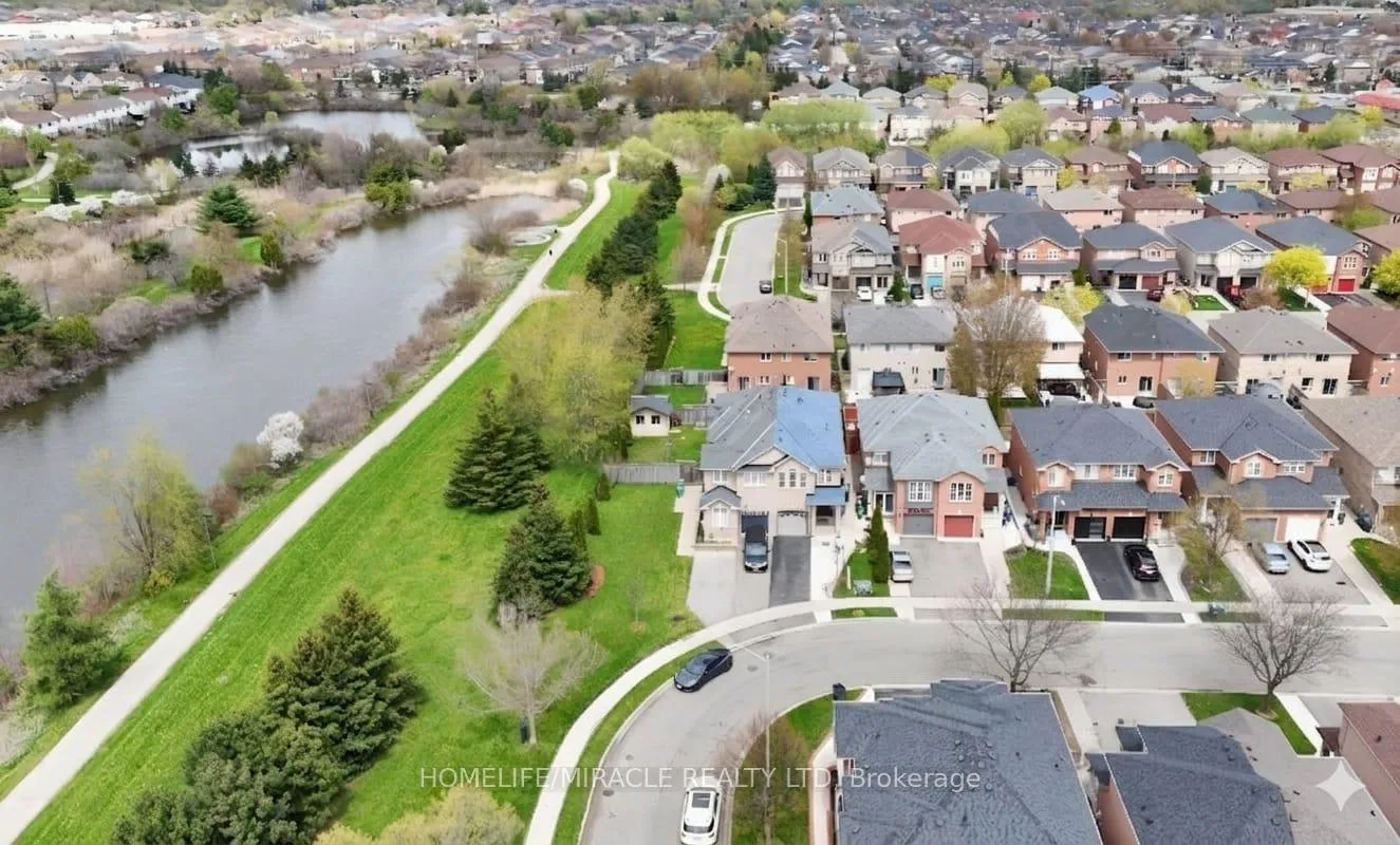 Photo 38 of 17 Baha Crescent, Brampton, Fletcher's Meadow — HOMEH
