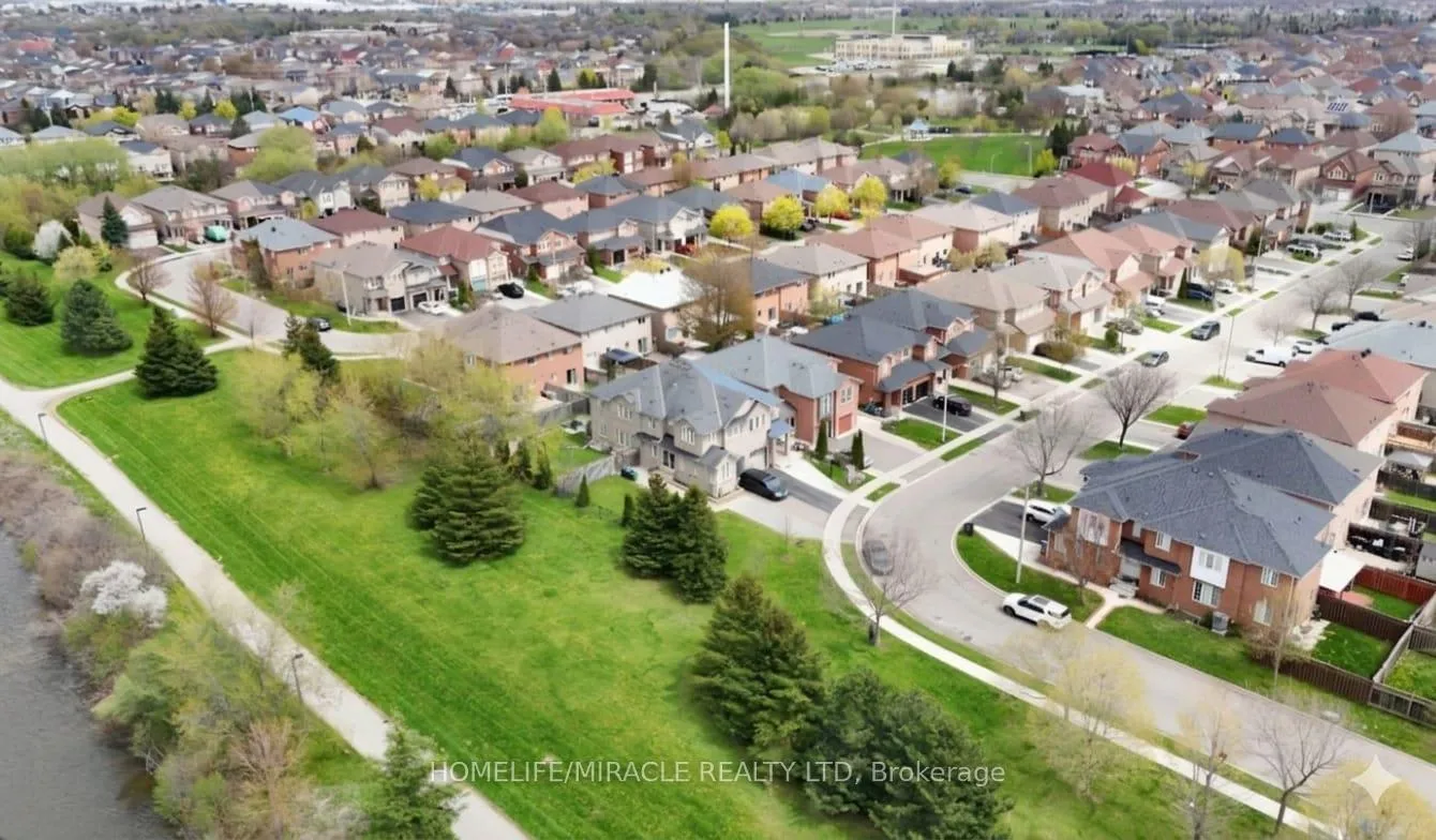Photo 39 of 17 Baha Crescent, Brampton, Fletcher's Meadow — HOMEH