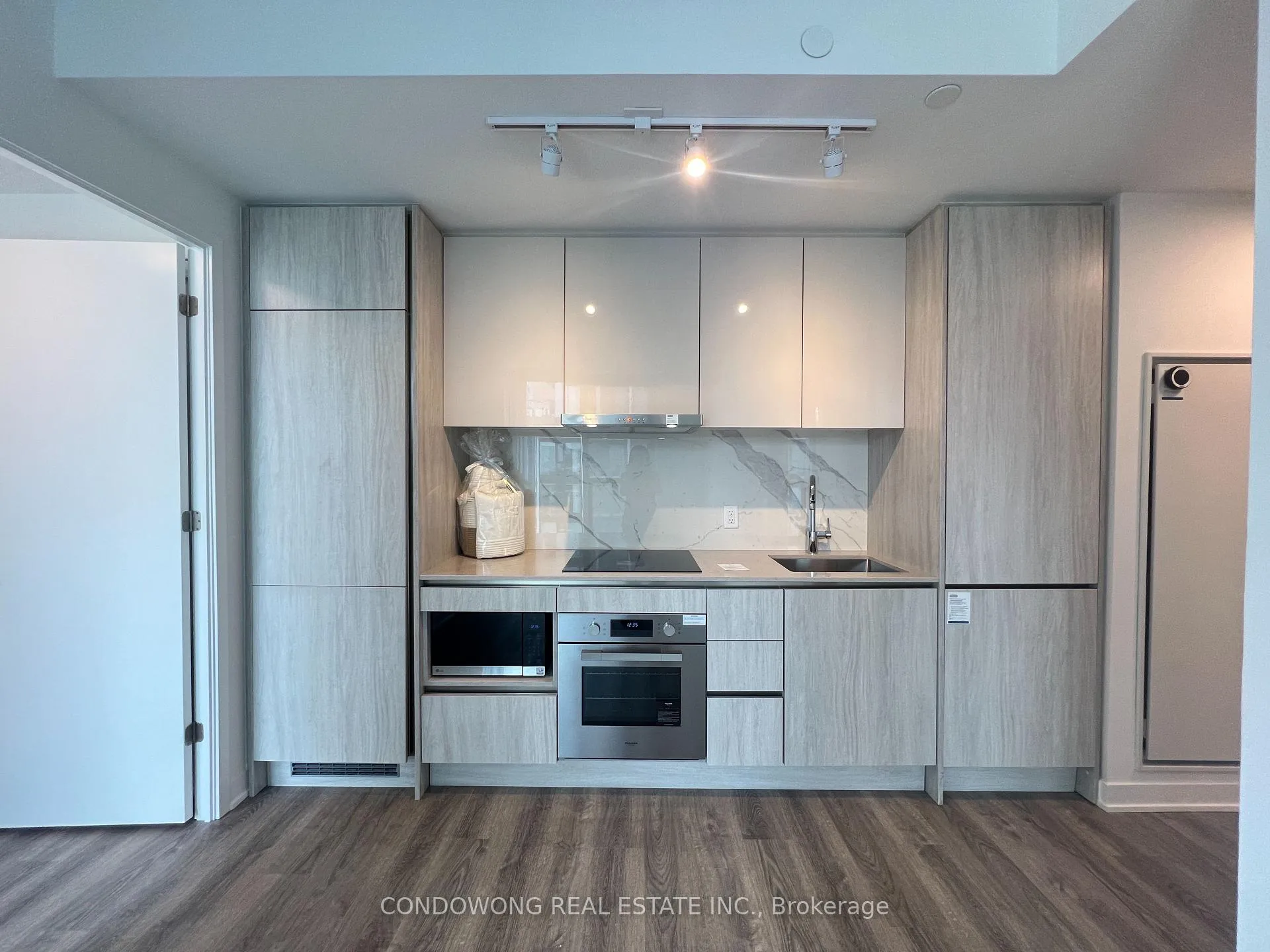 Photo 2 of Unit 2612, 180 Front Street E, Toronto, Moss Park — HOMEH