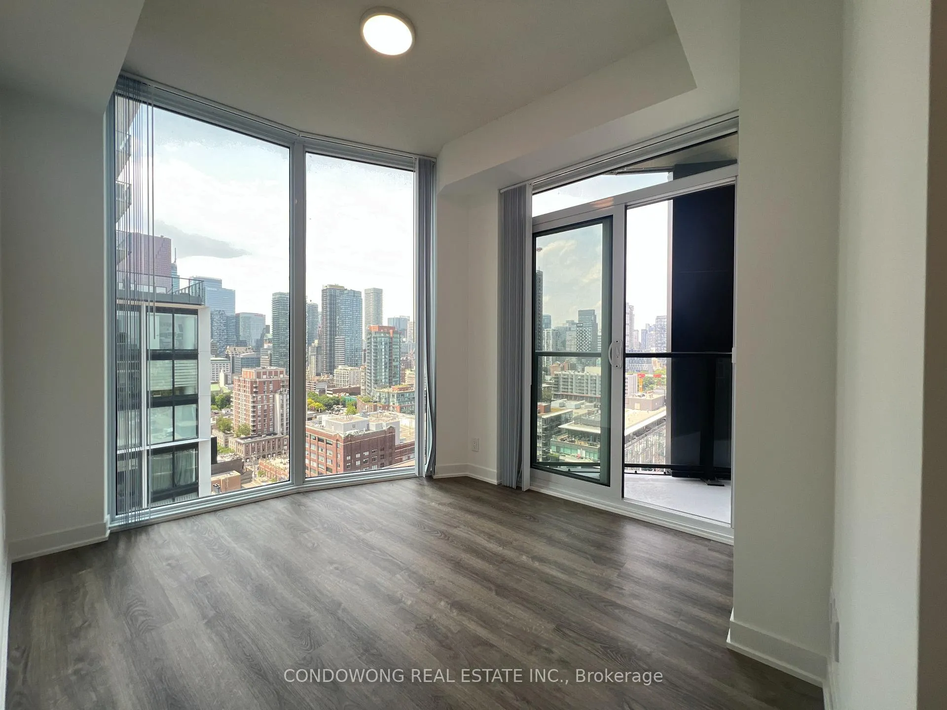 Photo 5 of Unit 2612, 180 Front Street E, Toronto, Moss Park — HOMEH