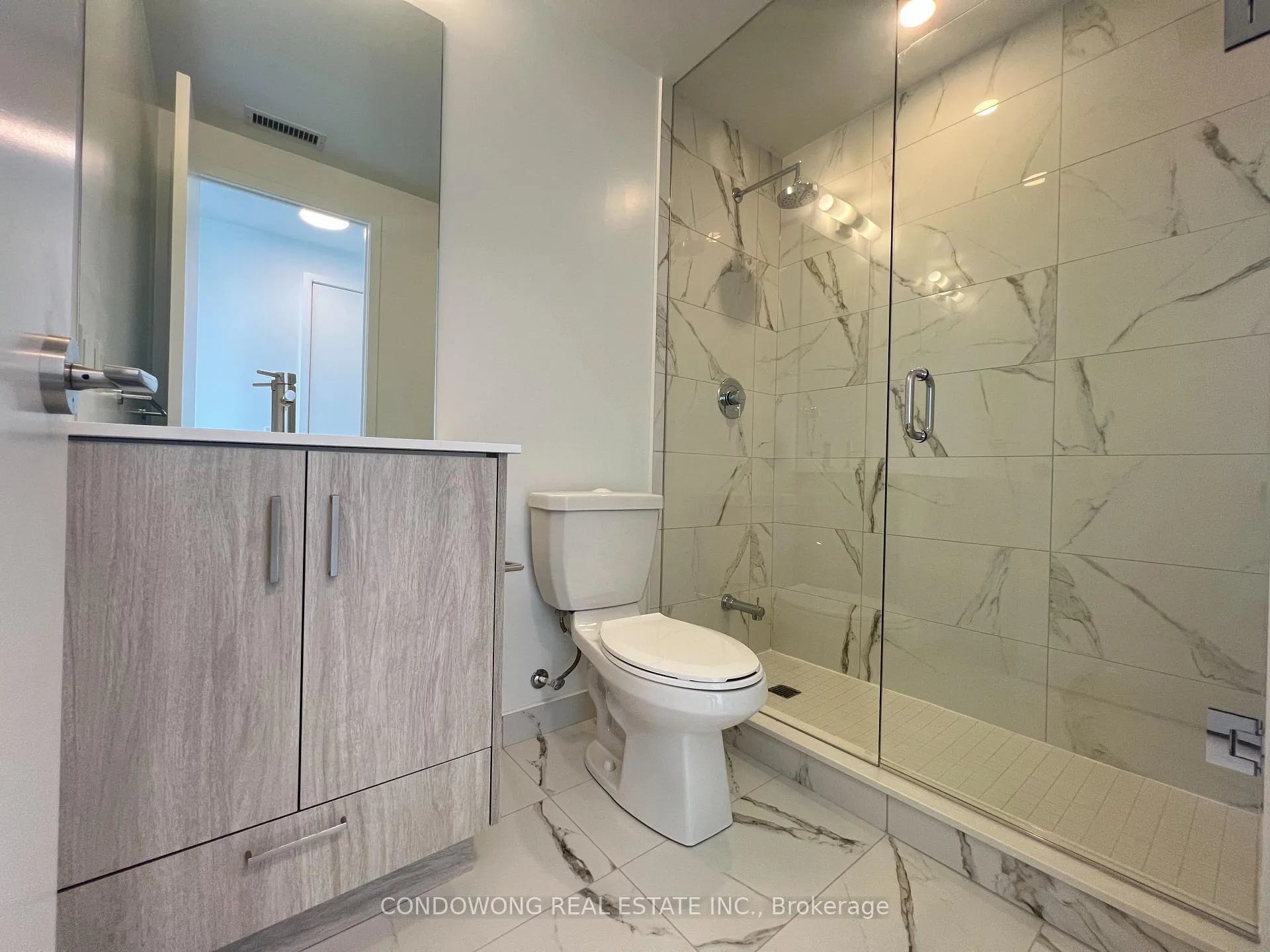 Photo 7 of Unit 2612, 180 Front Street E, Toronto, Moss Park — HOMEH