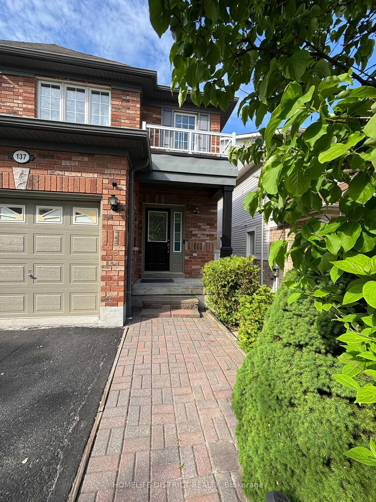 Photo 2 of 137 Ducatel Crescent, Ajax, Central — HOMEH