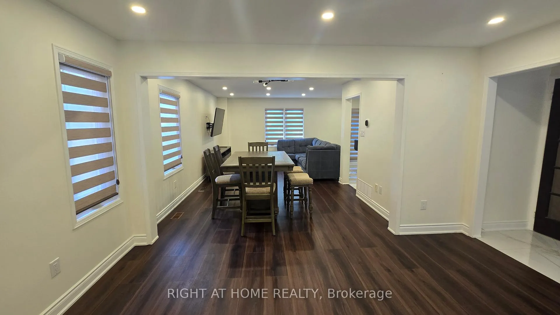 Photo 5 of 5372 Wilderness Trail, Mississauga, Hurontario — HOMEH