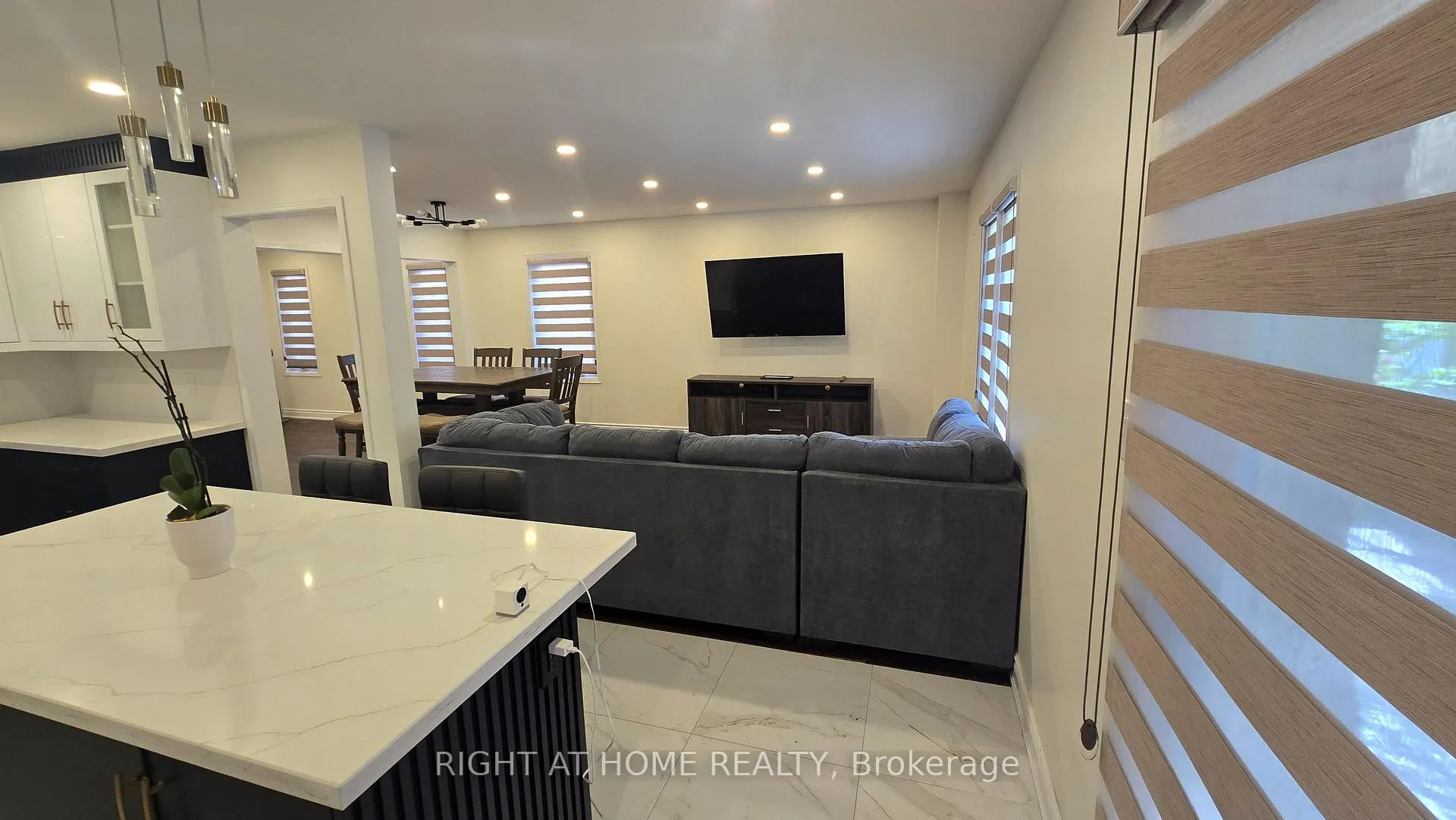 Photo 8 of 5372 Wilderness Trail, Mississauga, Hurontario — HOMEH