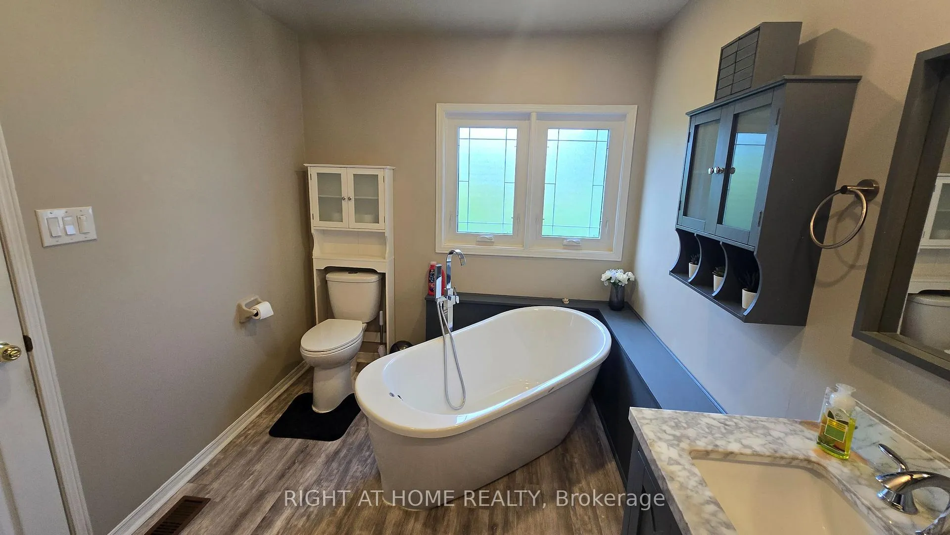 Photo 19 of 5372 Wilderness Trail, Mississauga, Hurontario — HOMEH