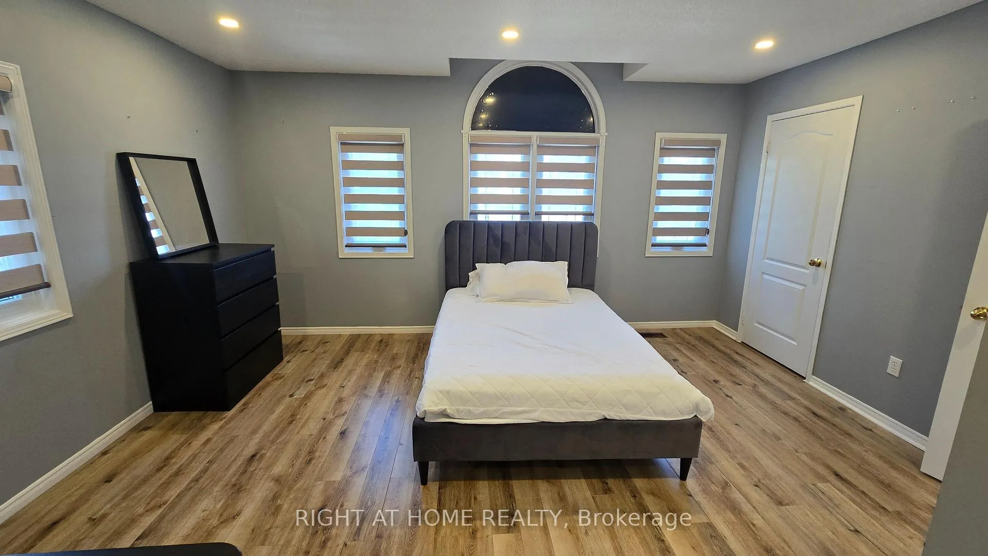 Photo 22 of 5372 Wilderness Trail, Mississauga, Hurontario — HOMEH