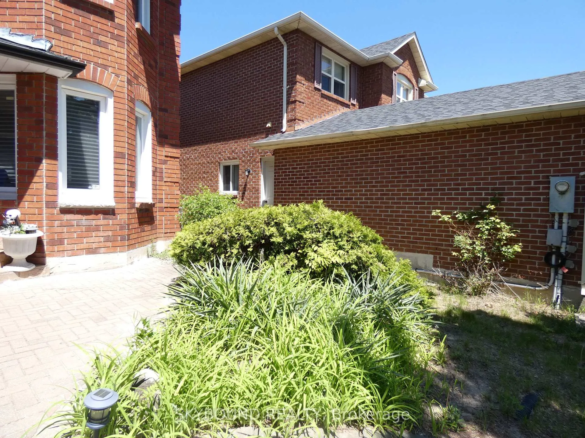 Photo 2 of 362 Conley Street, Vaughan, Lakeview Estates — HOMEH