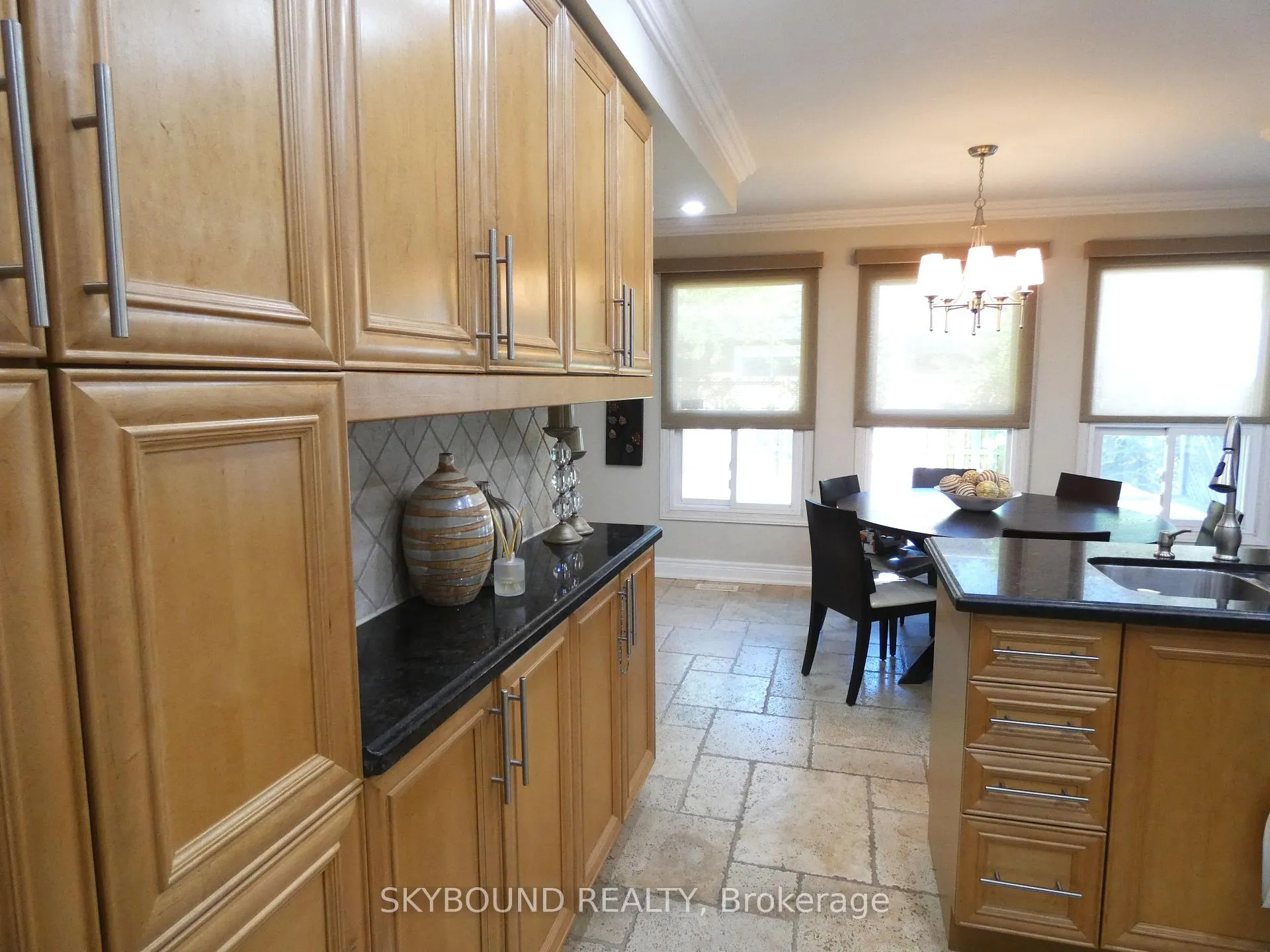 Photo 4 of 362 Conley Street, Vaughan, Lakeview Estates — HOMEH