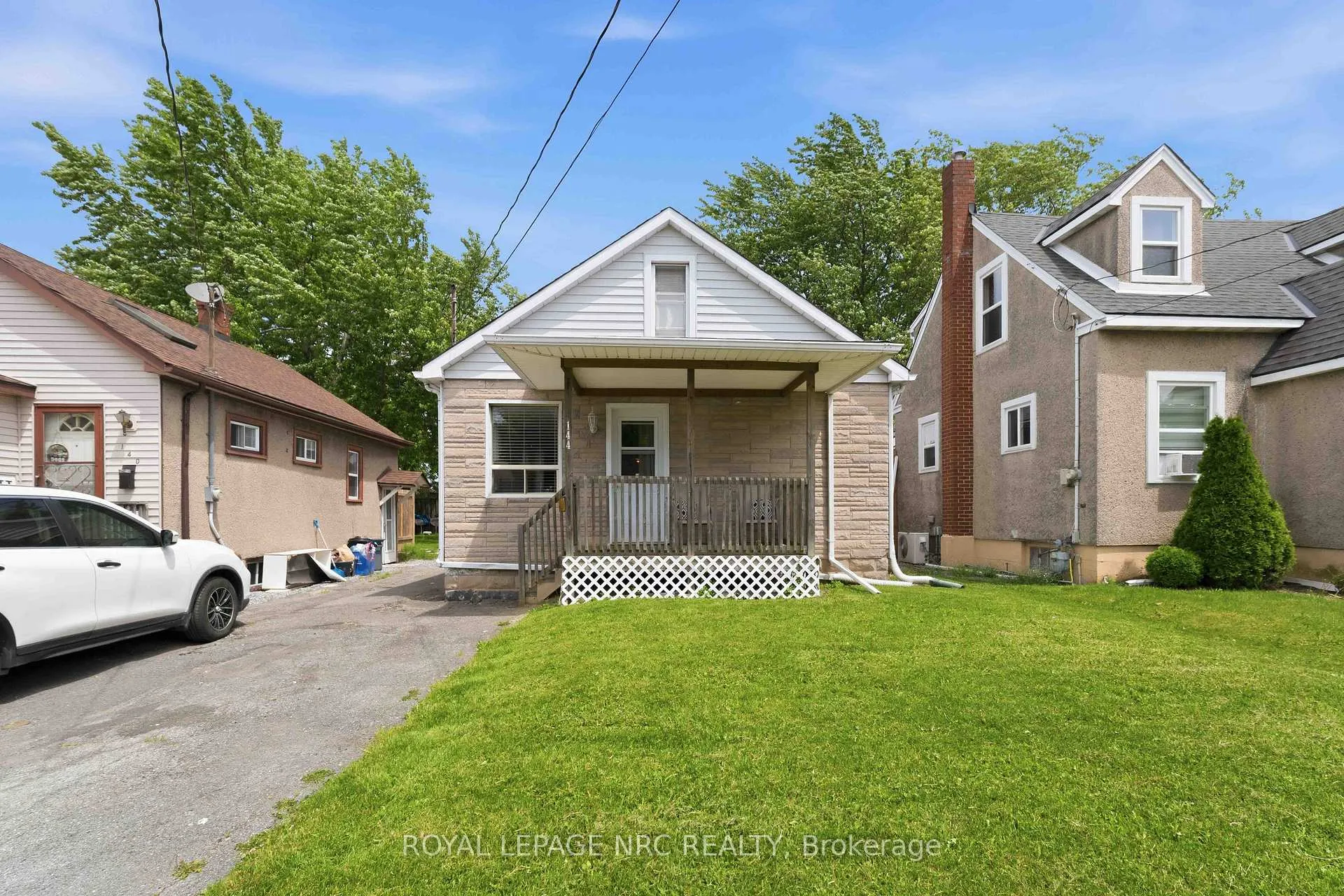 Photo 2 of 144 Mcalpine Avenue S, Welland, Lincoln/Crowland — HOMEH