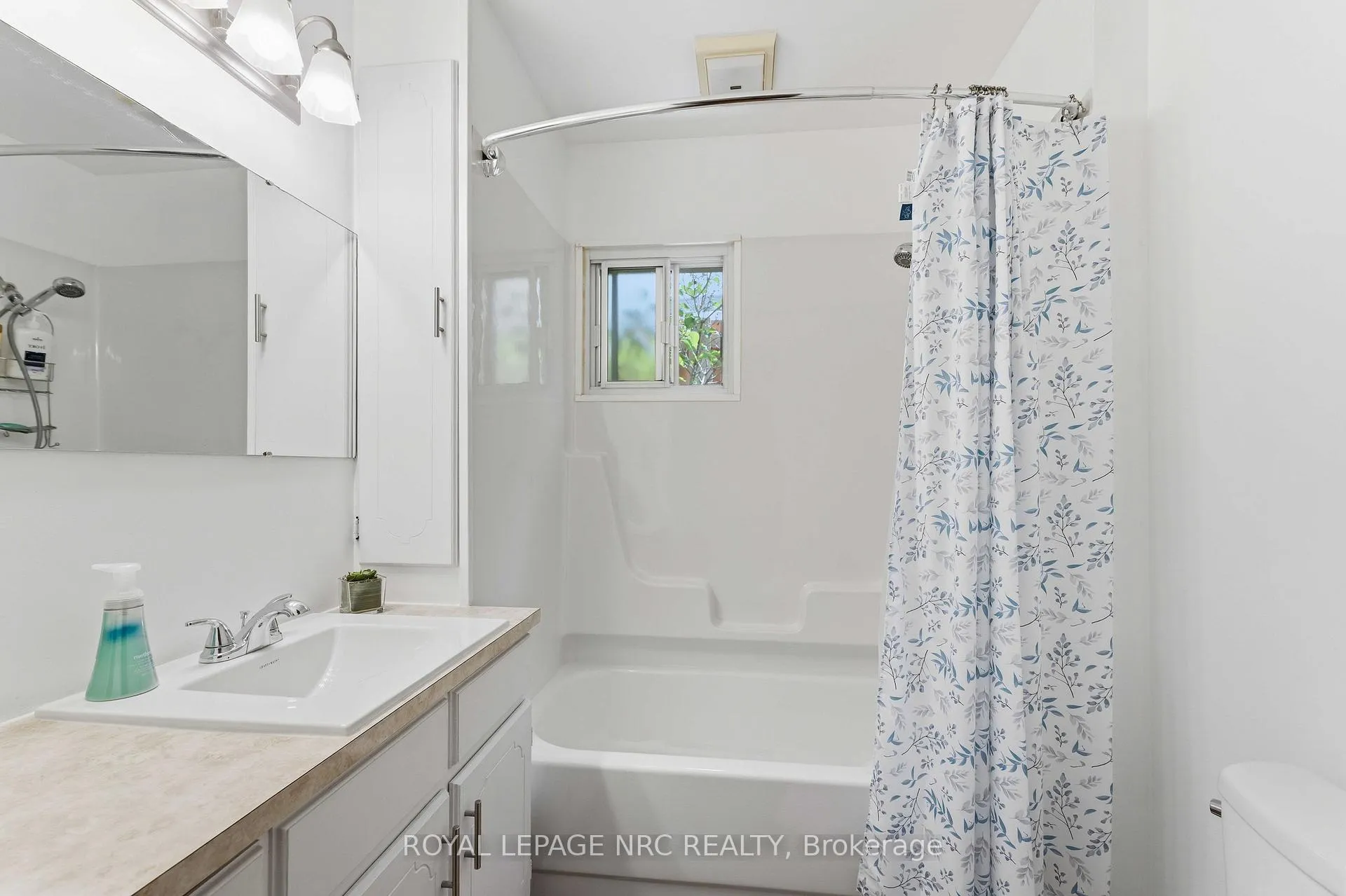 Photo 25 of 144 Mcalpine Avenue S, Welland, Lincoln/Crowland — HOMEH