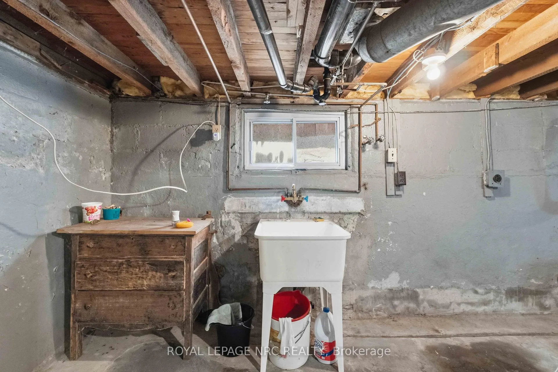 Photo 38 of 144 Mcalpine Avenue S, Welland, Lincoln/Crowland — HOMEH