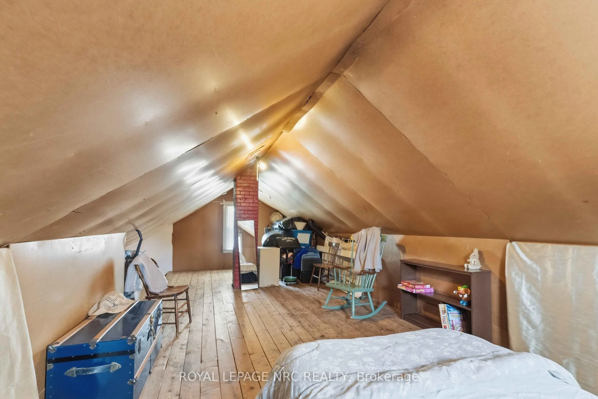 Photo 35 of 144 Mcalpine Avenue S, Welland, Lincoln/Crowland — HOMEH