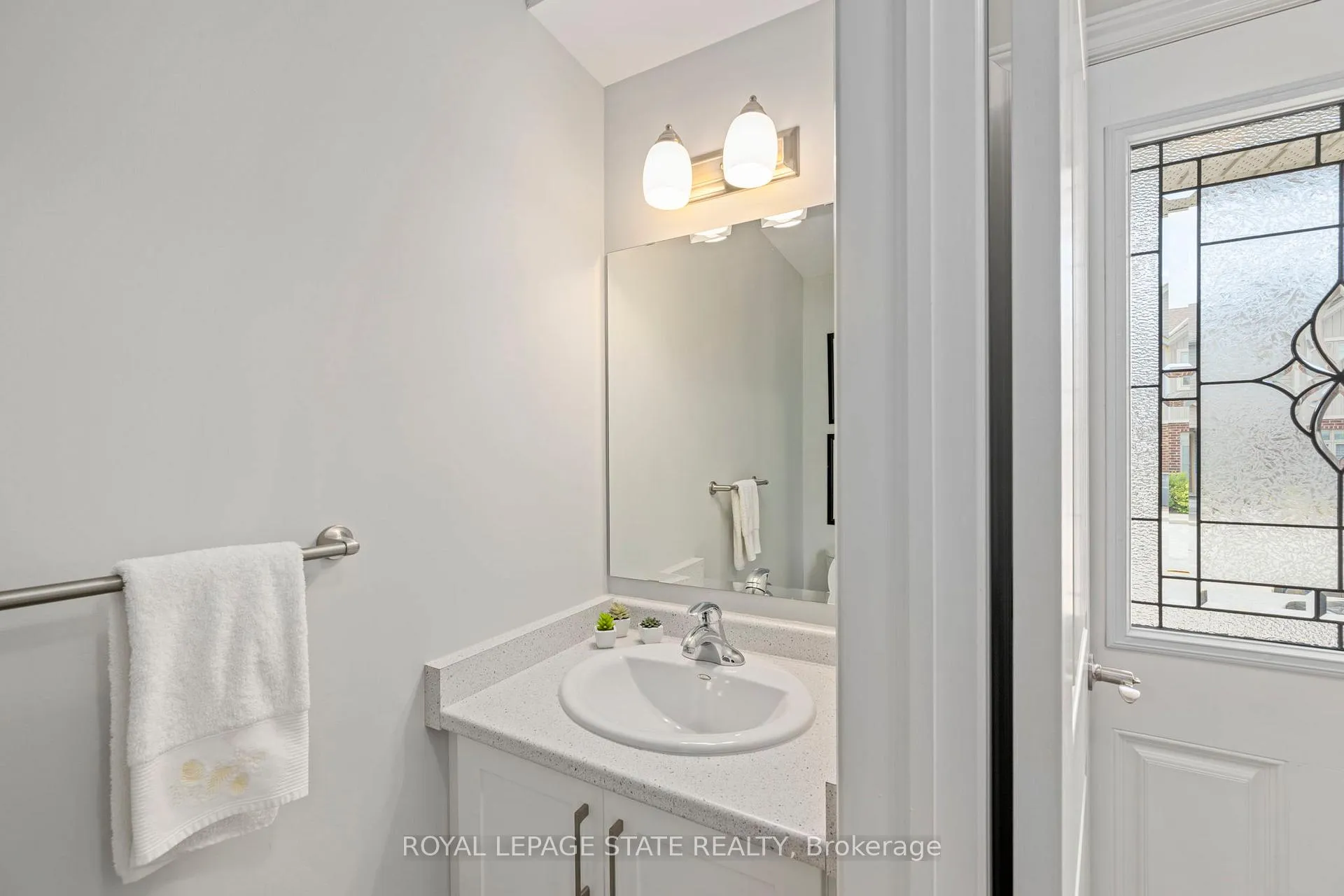 Photo 5 of Unit 149, 1061 Eagletrace Drive, London, North S — HOMEH