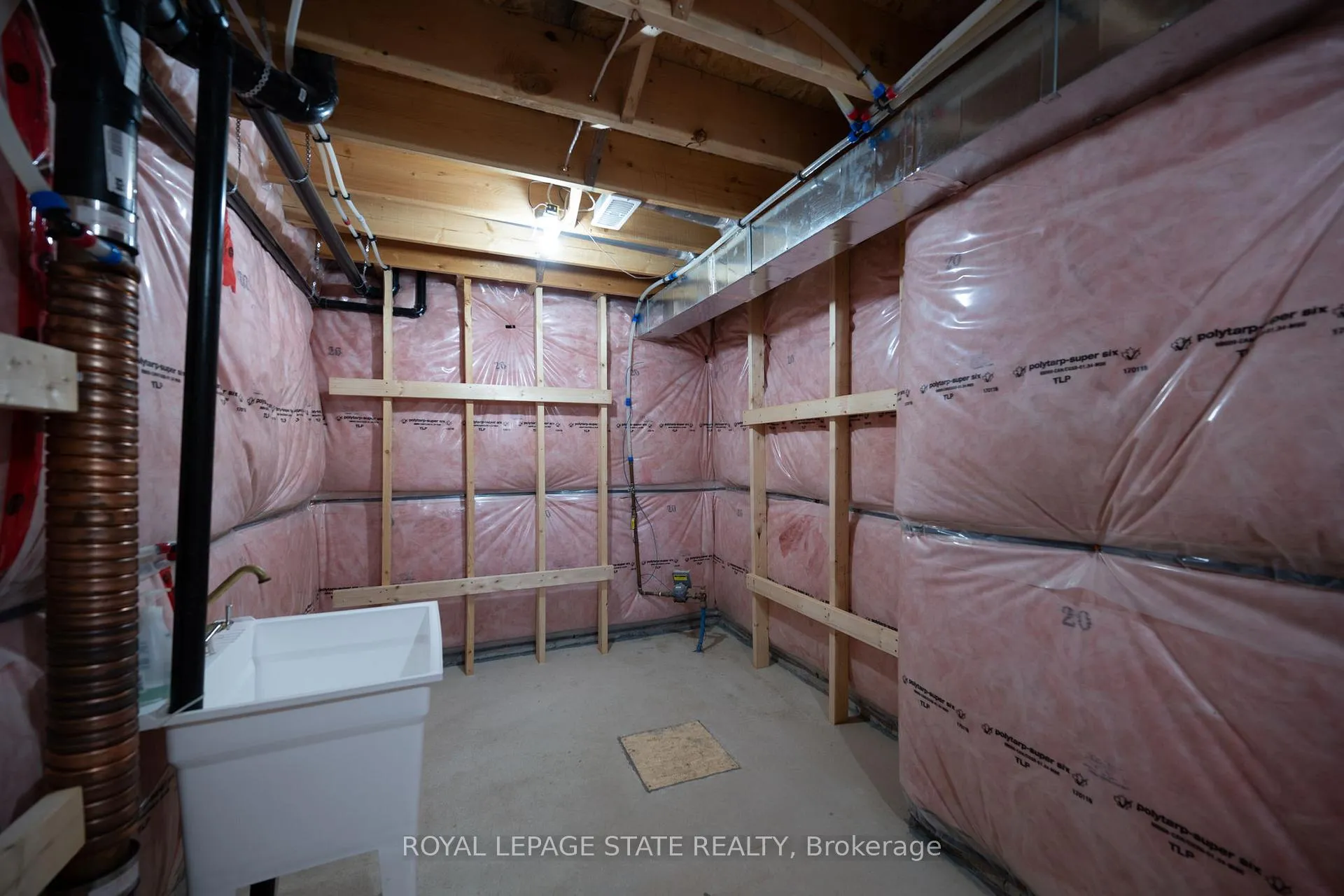 Photo 30 of Unit 149, 1061 Eagletrace Drive, London, North S — HOMEH