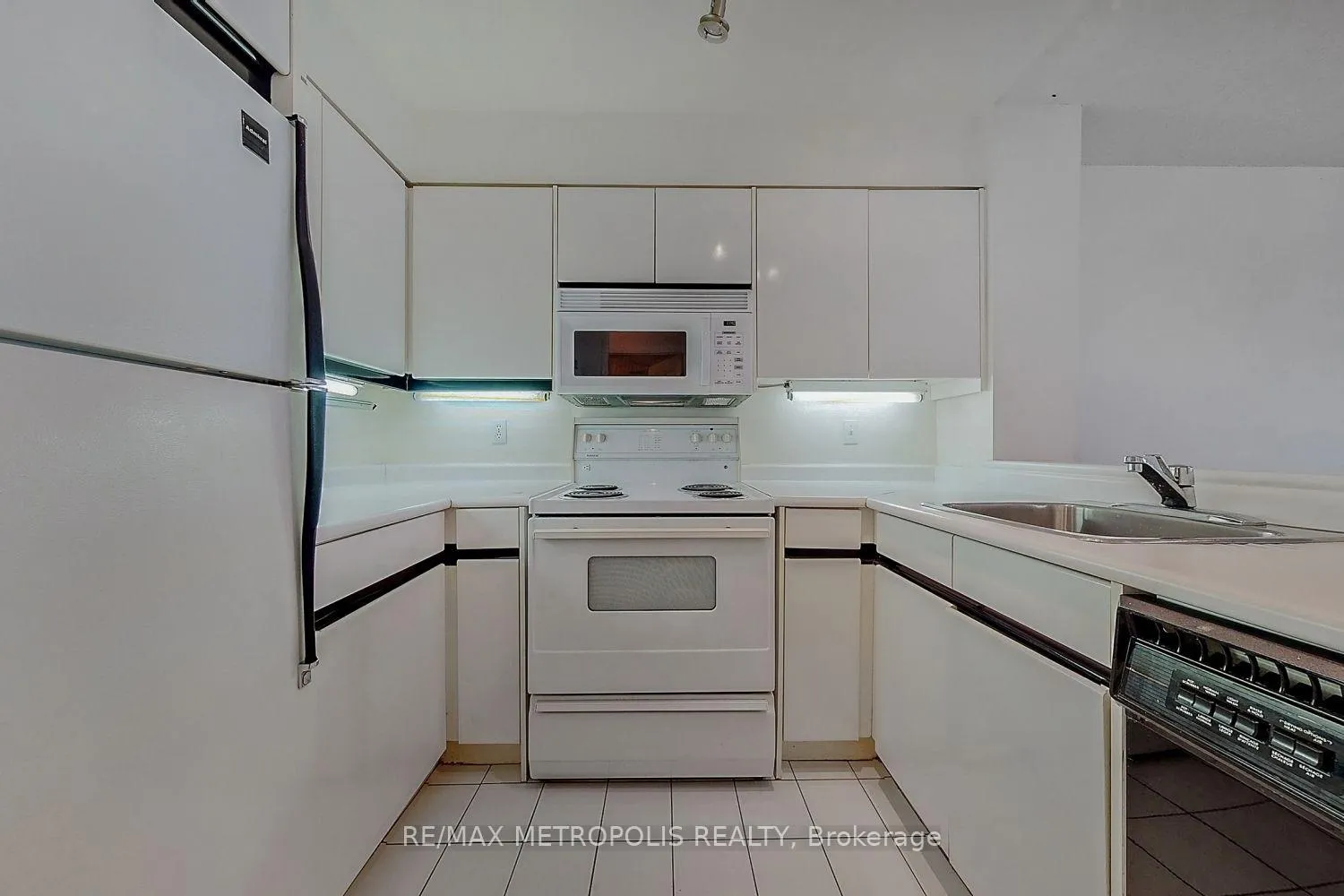 Photo 8 of Unit 1114, 7 Carlton Street, Toronto, Church-Yonge Corridor — HOMEH
