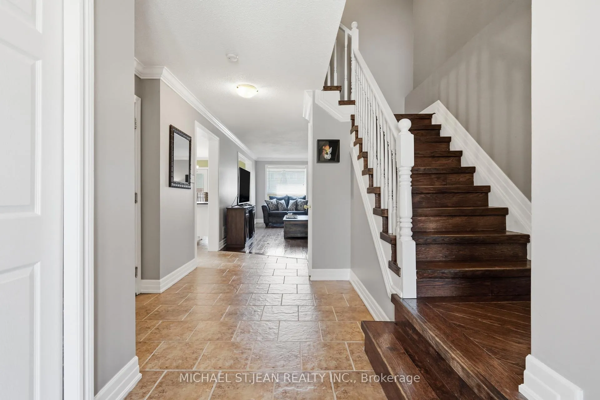 Photo 6 of 147 Thames Way, Hamilton, Mount Hope — HOMEH