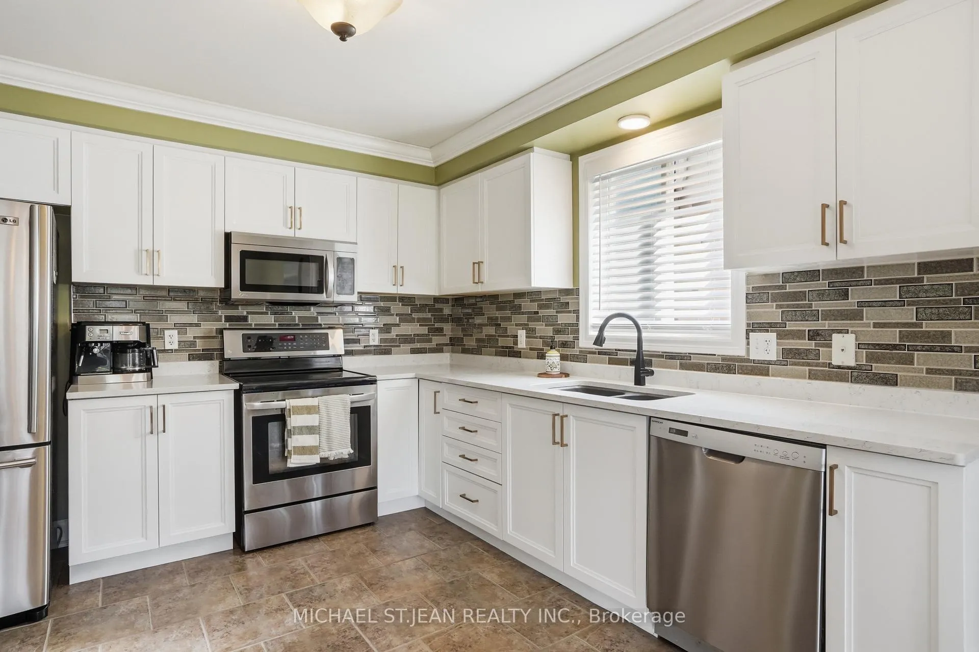 Photo 16 of 147 Thames Way, Hamilton, Mount Hope — HOMEH