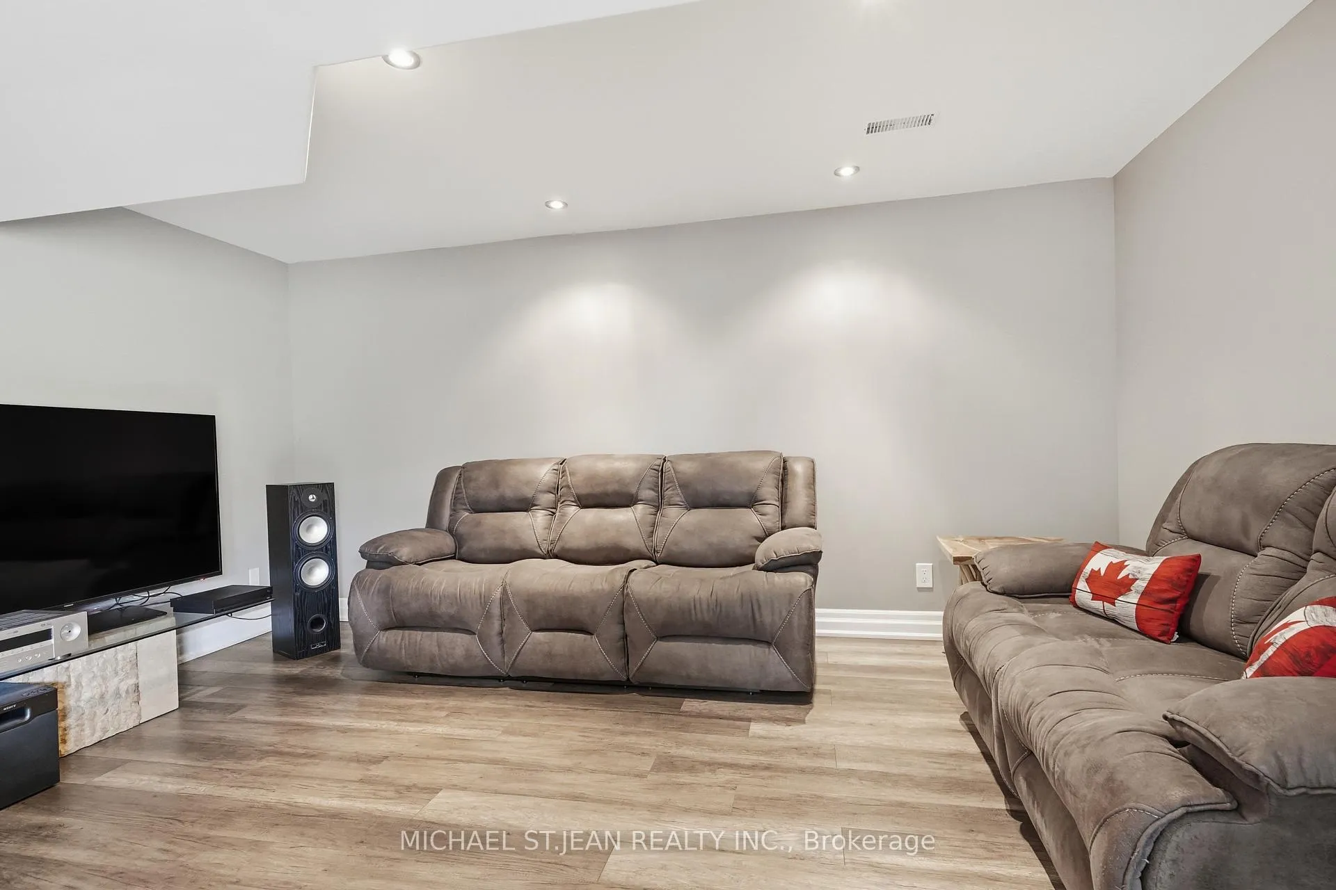 Photo 36 of 147 Thames Way, Hamilton, Mount Hope — HOMEH
