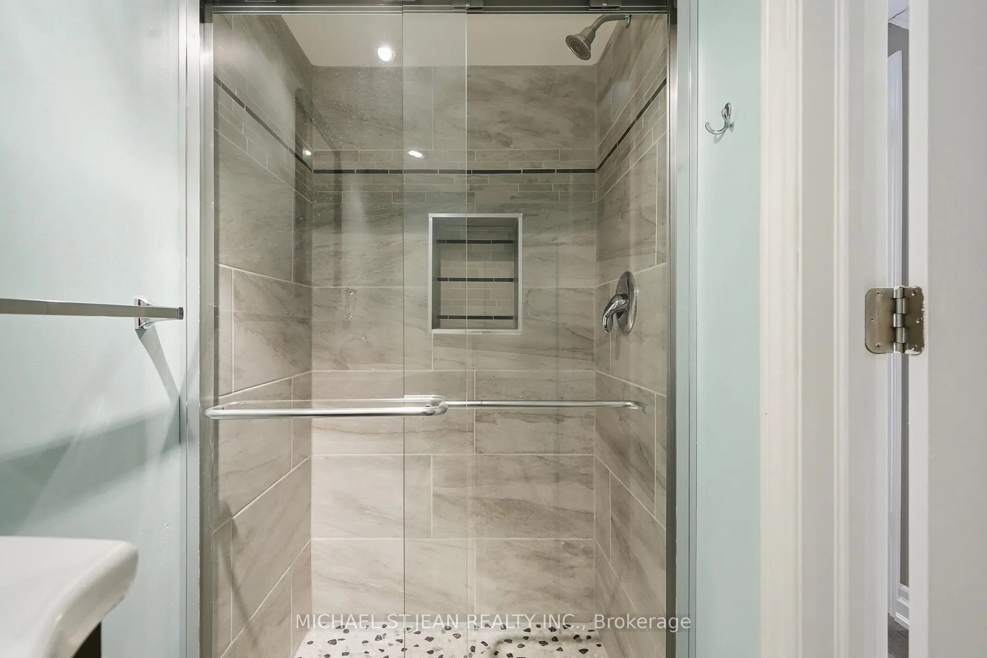 Photo 40 of 147 Thames Way, Hamilton, Mount Hope — HOMEH