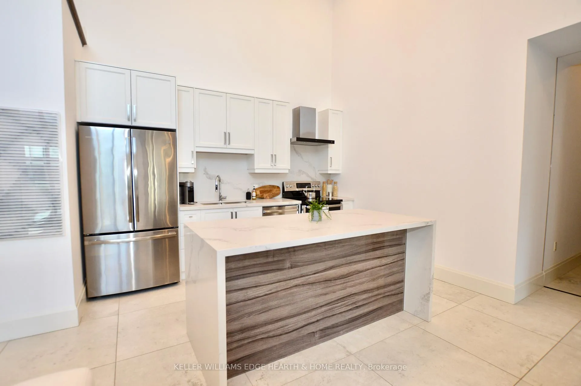 Photo 3 of Unit PH6, 112 King Street E, Hamilton, Beasley — HOMEH