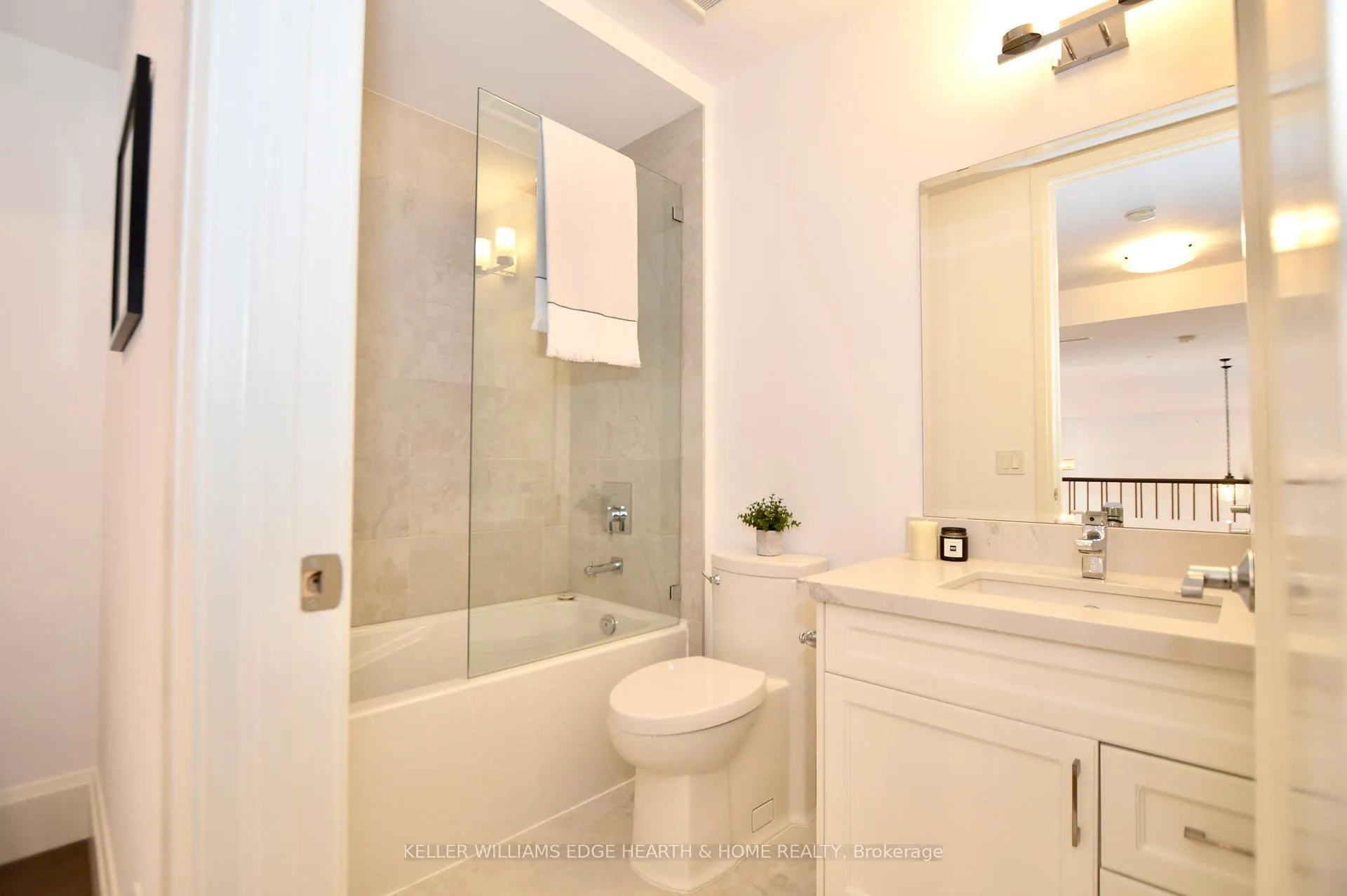 Photo 7 of Unit PH6, 112 King Street E, Hamilton, Beasley — HOMEH