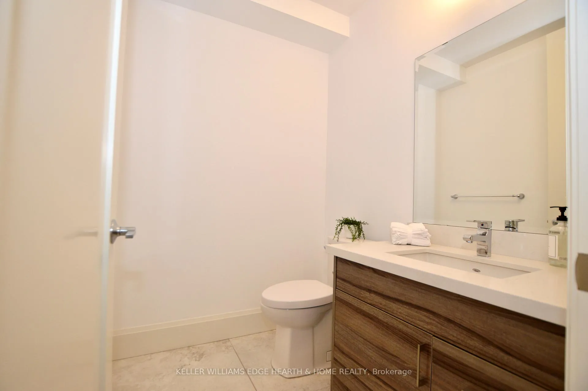 Photo 12 of Unit PH6, 112 King Street E, Hamilton, Beasley — HOMEH