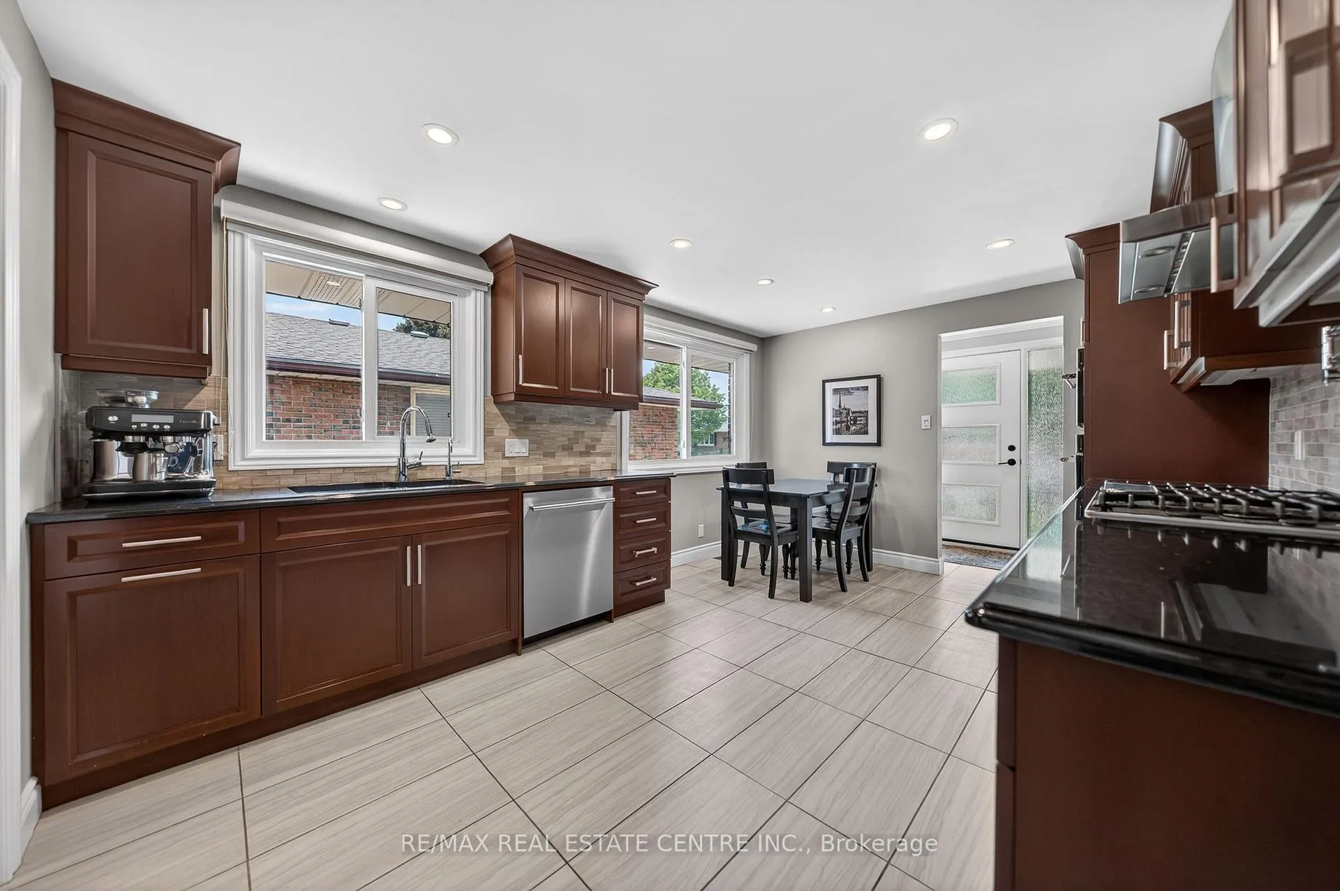 Photo 13 of 148 Wedgewood Drive, Cambridge — HOMEH