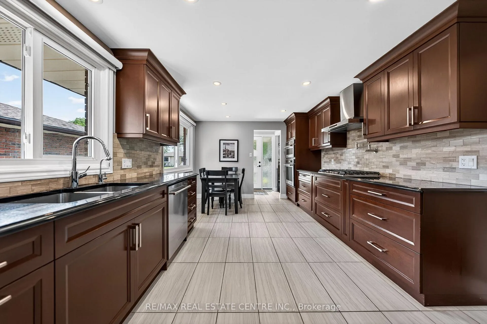 Photo 16 of 148 Wedgewood Drive, Cambridge — HOMEH