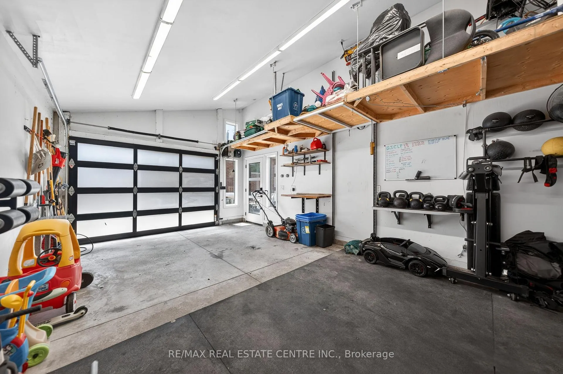 Photo 39 of 148 Wedgewood Drive, Cambridge — HOMEH